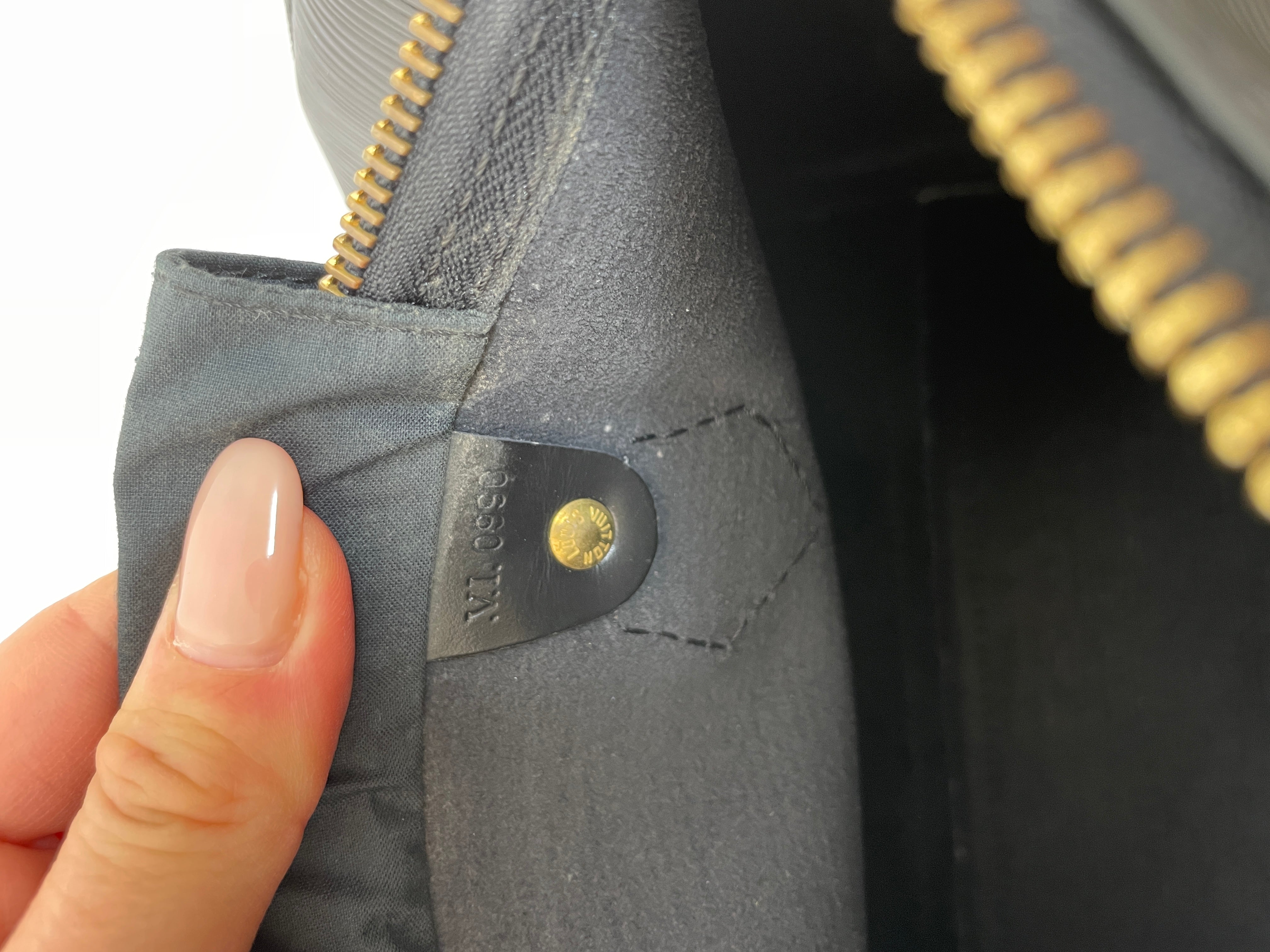 Louis Vuitton Speedy 30 Epi Black Handbag Used (7182)