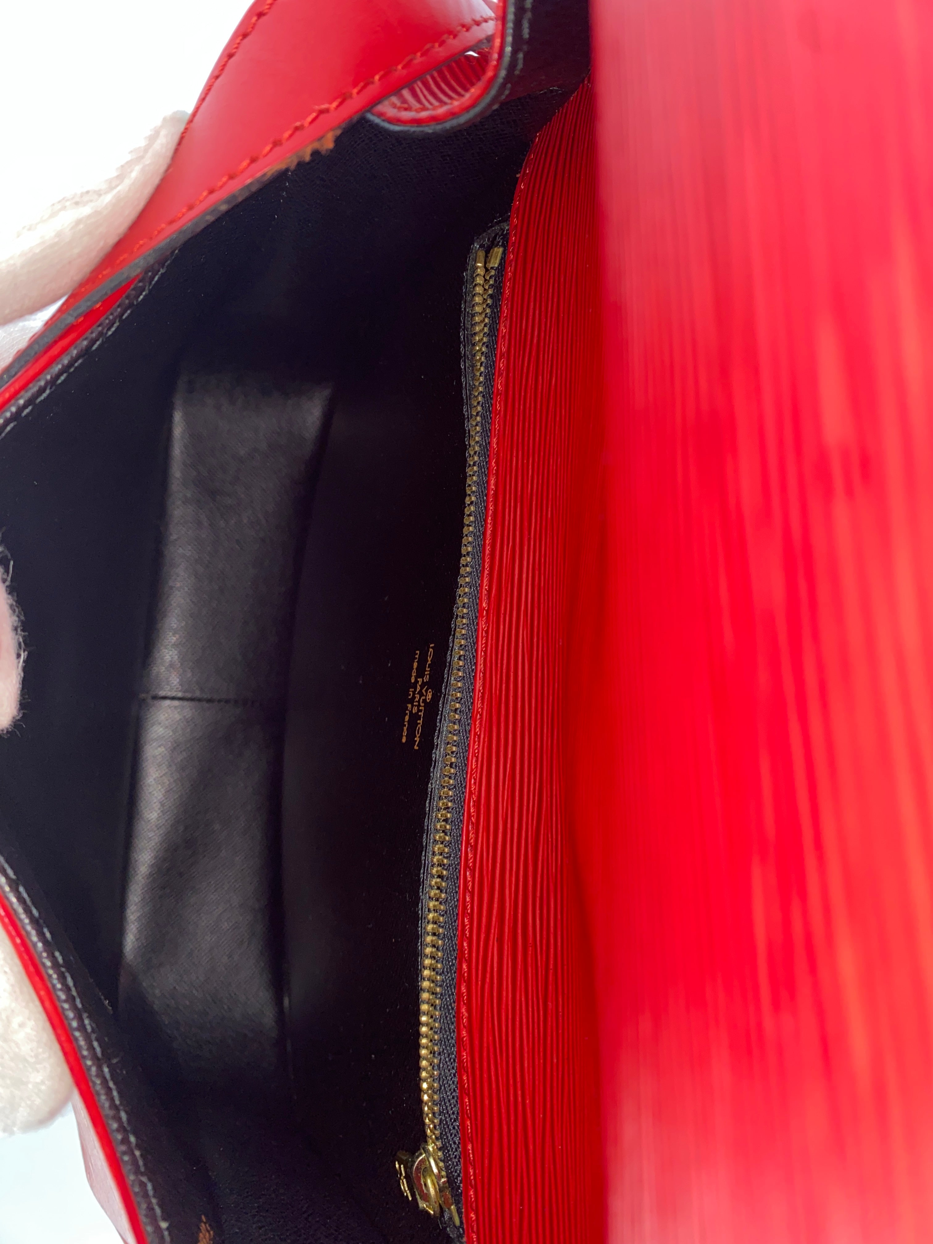 Louis Vuitton Saint Cloud GM Epi Shoulder Bag
