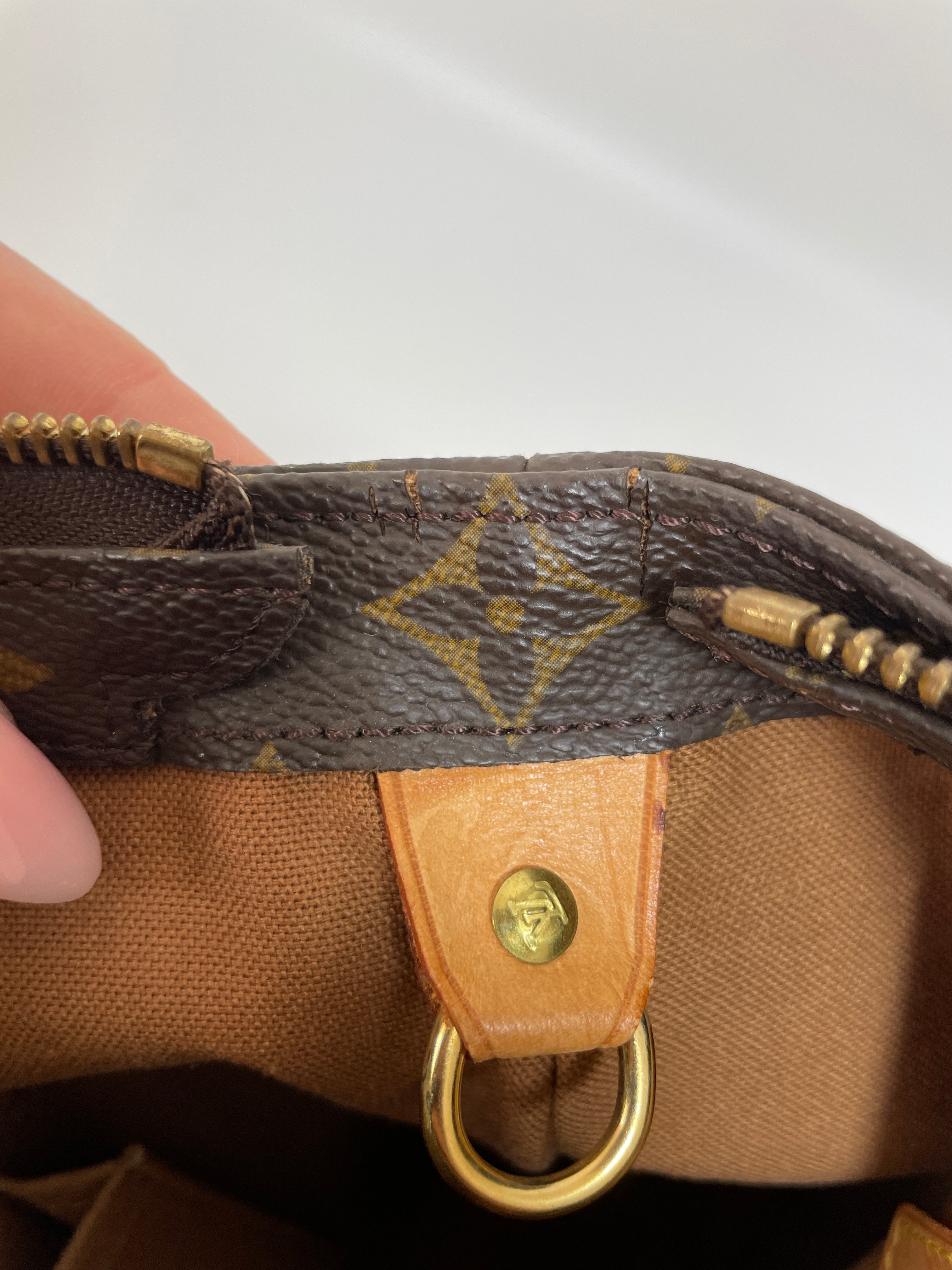 Louis Vuitton Cabas Mezzo Shoulder Bag Used