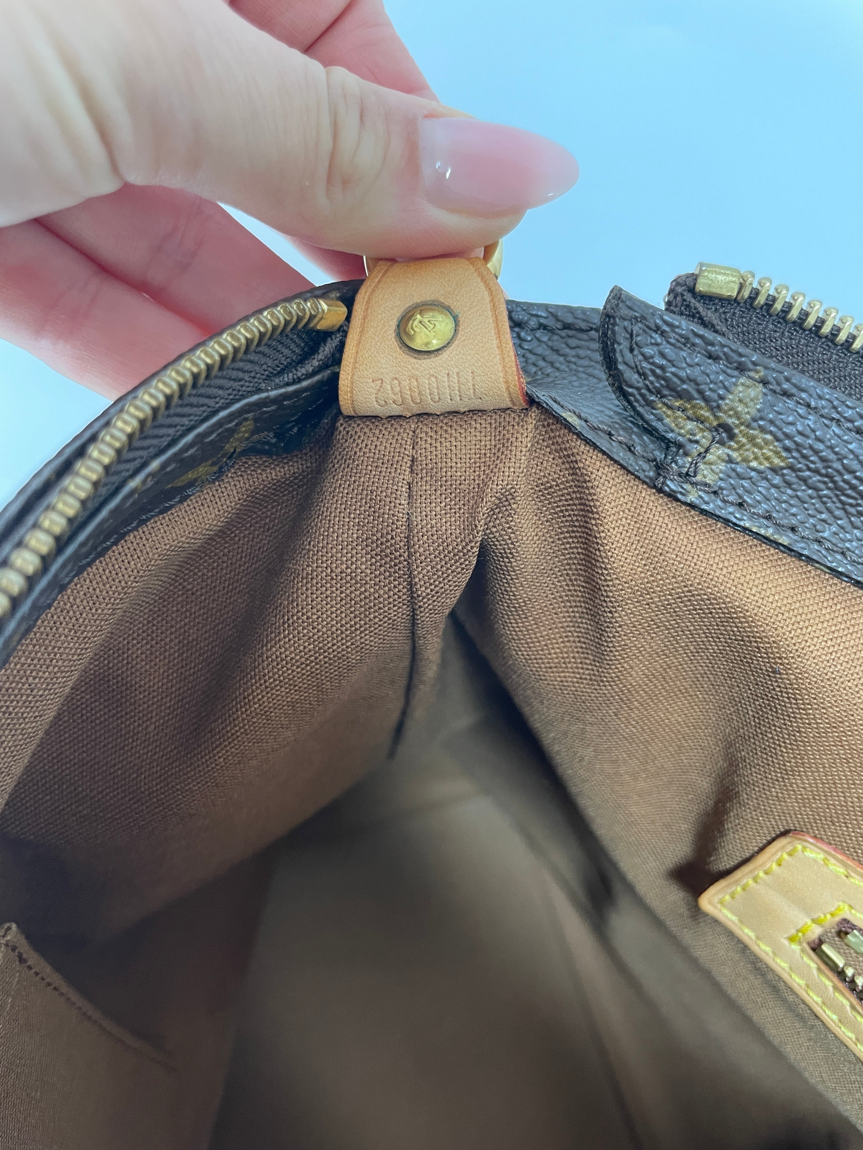 Louis Vuitton Cabas Mezzo Shoulder Bag Used