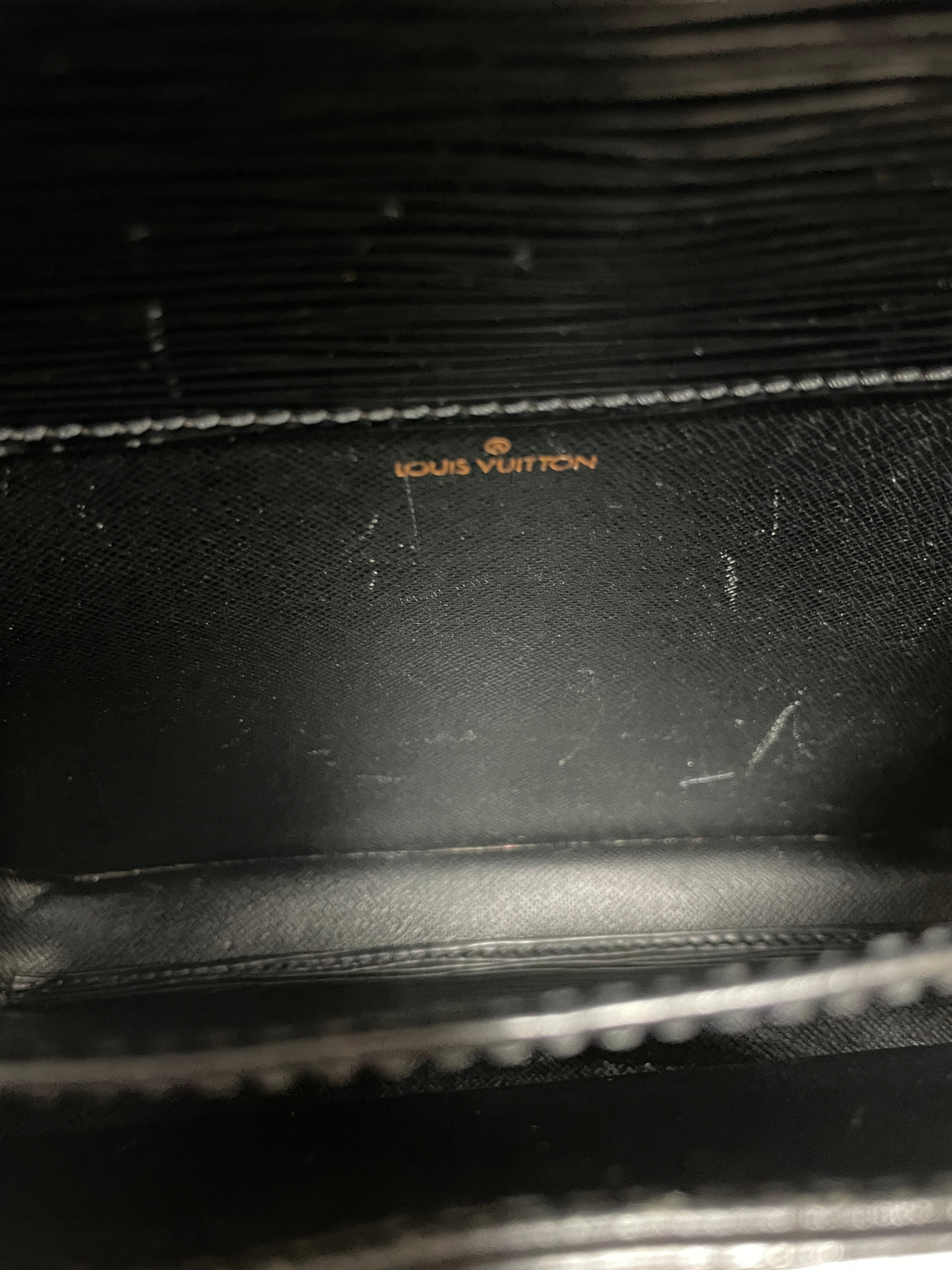 Louis Vuitton Epi Cartouchiere Shoulder Bag Black Used