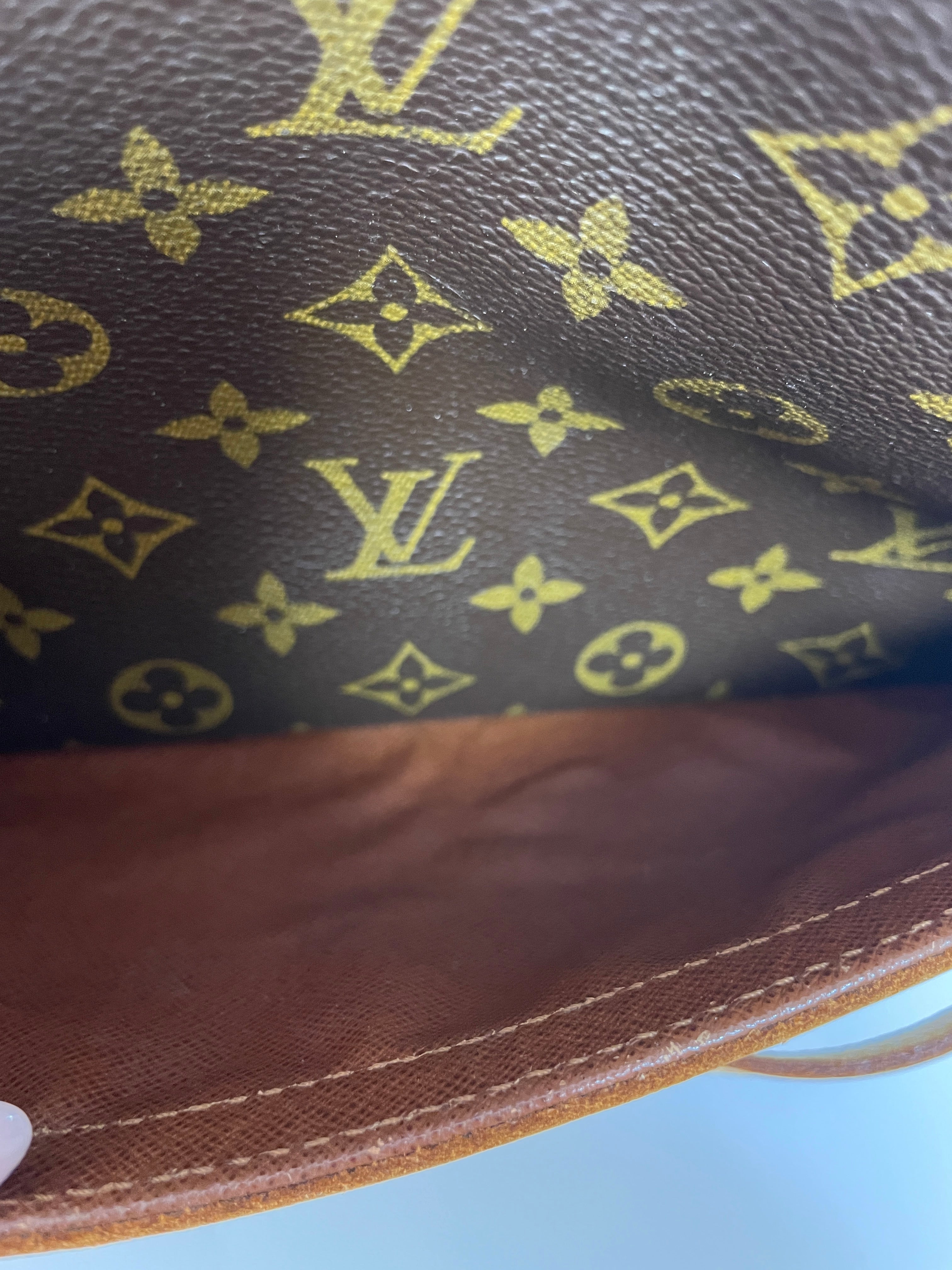 Louis Vuitton Trocadero 27 Shoulder Bag Used