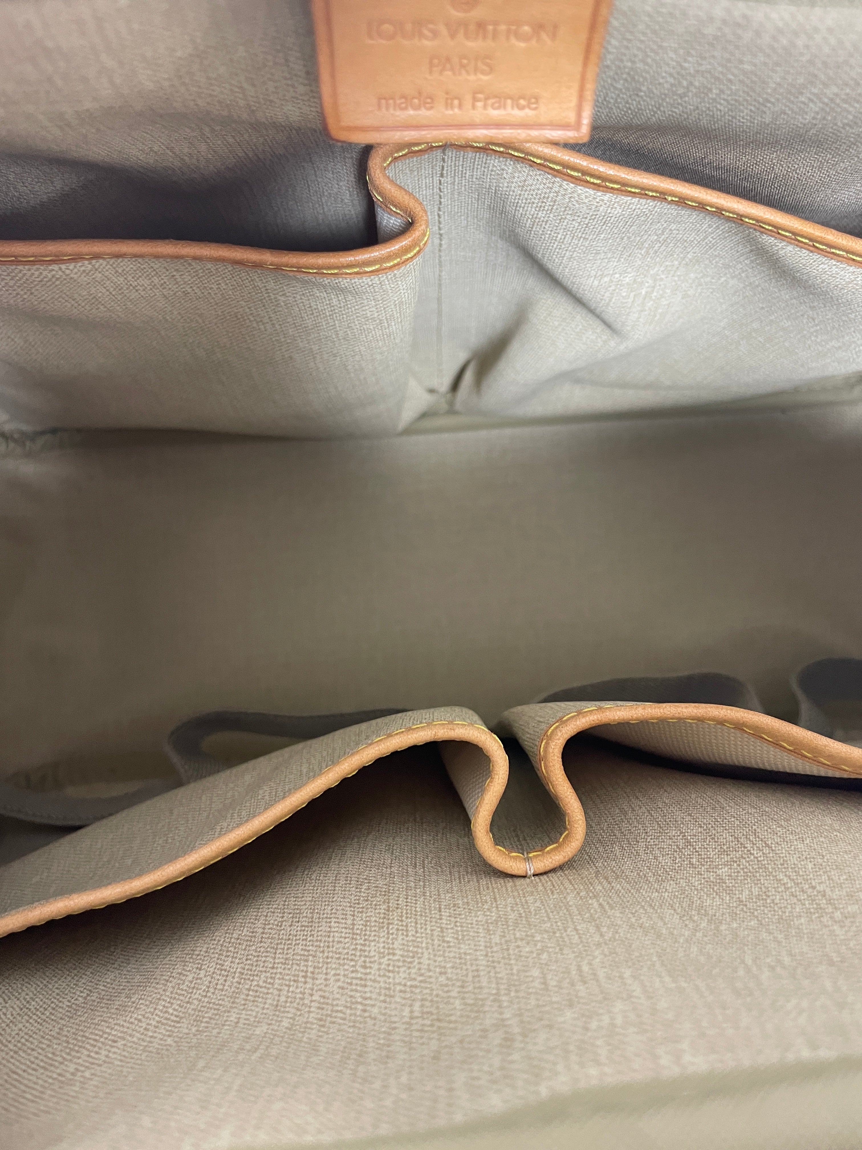 Louis Vuitton Deauville Handbag Used