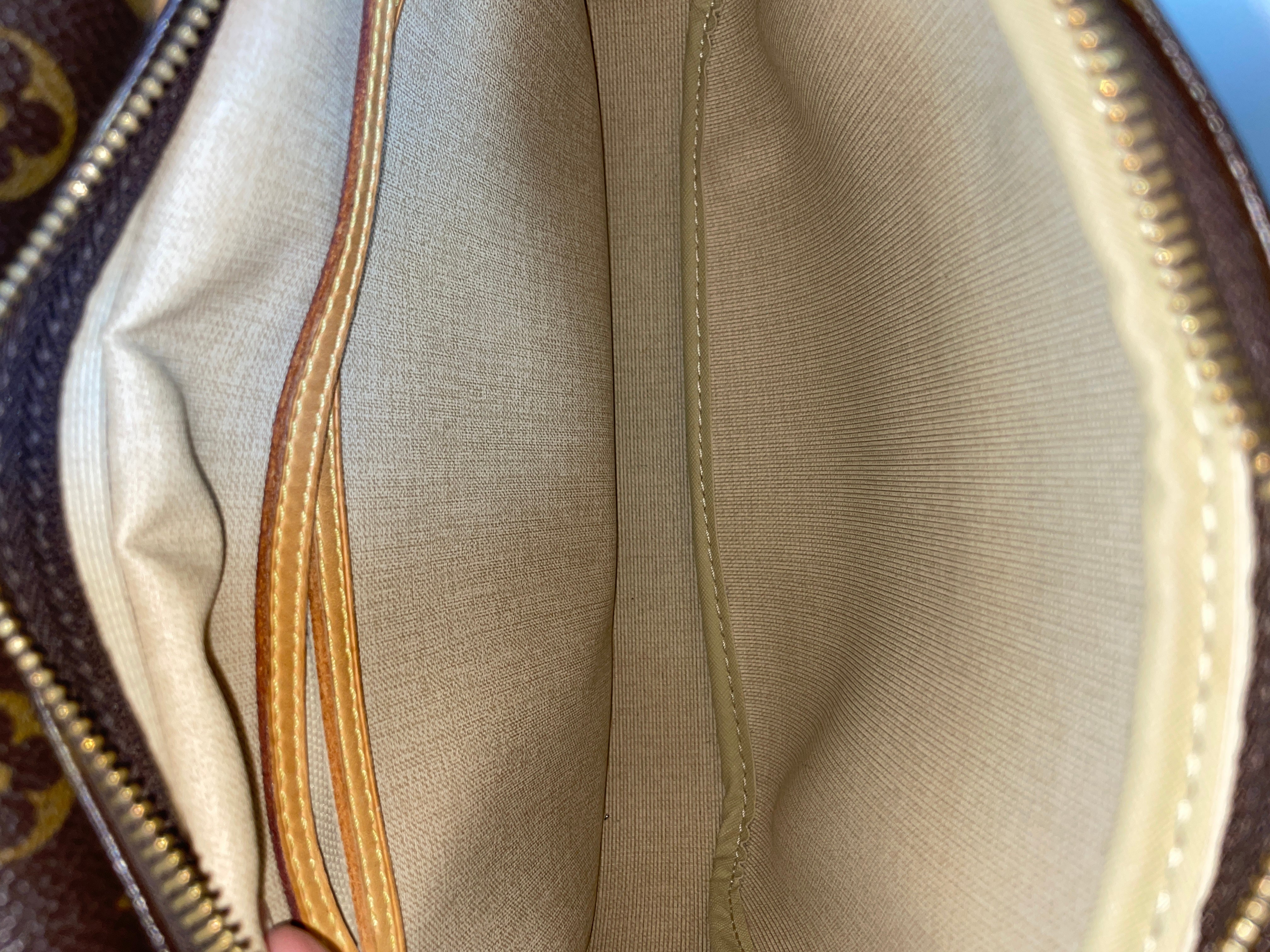 Louis Vuitton Reporter PM Messenger Bag Used