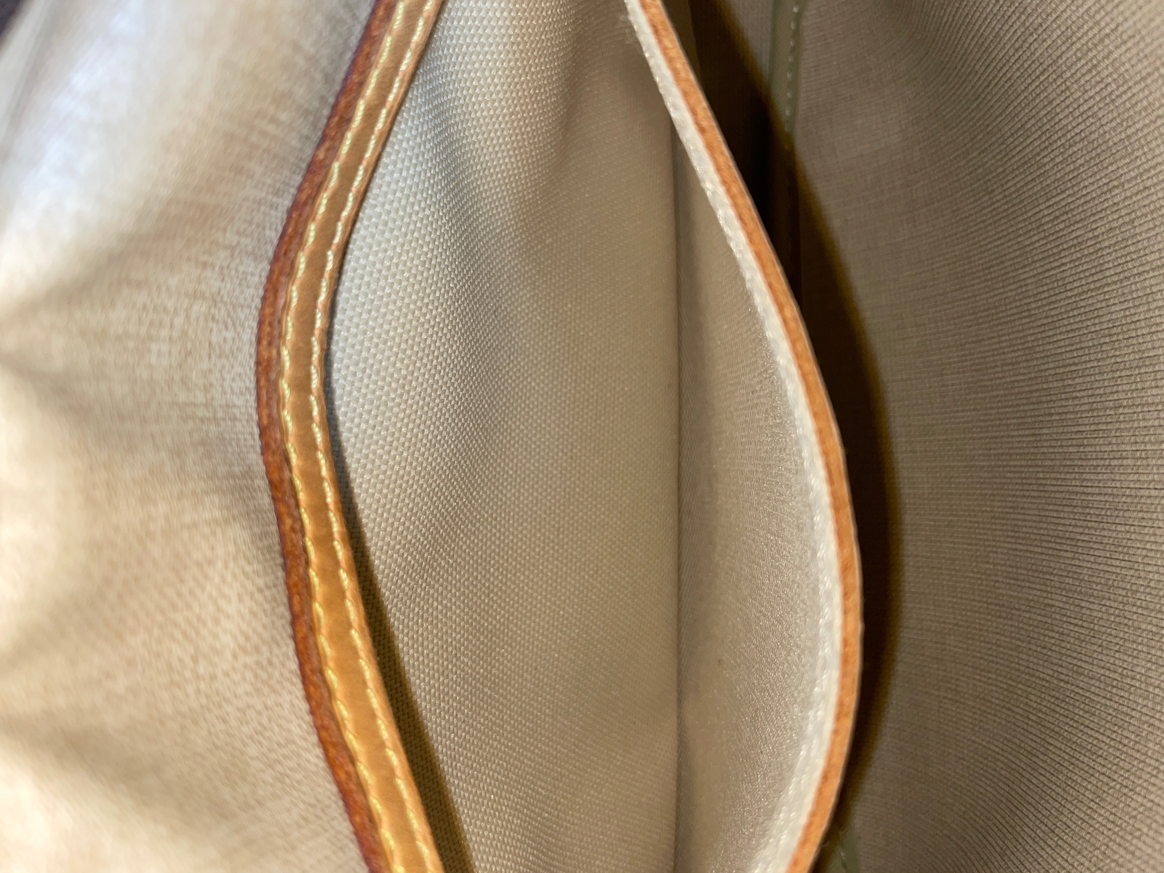 Louis Vuitton Reporter PM Messenger Bag Used