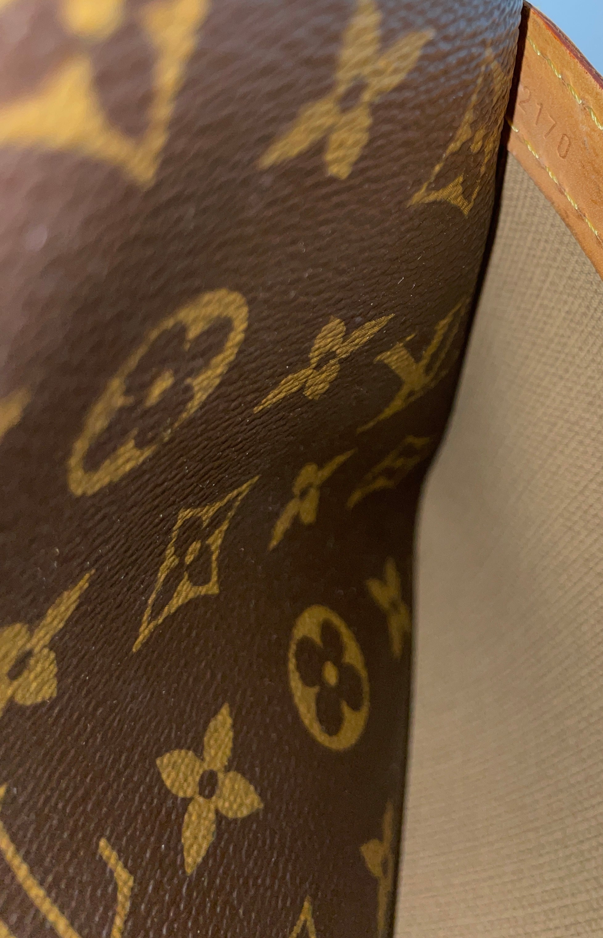 Louis Vuitton Reporter PM Messenger Bag Used