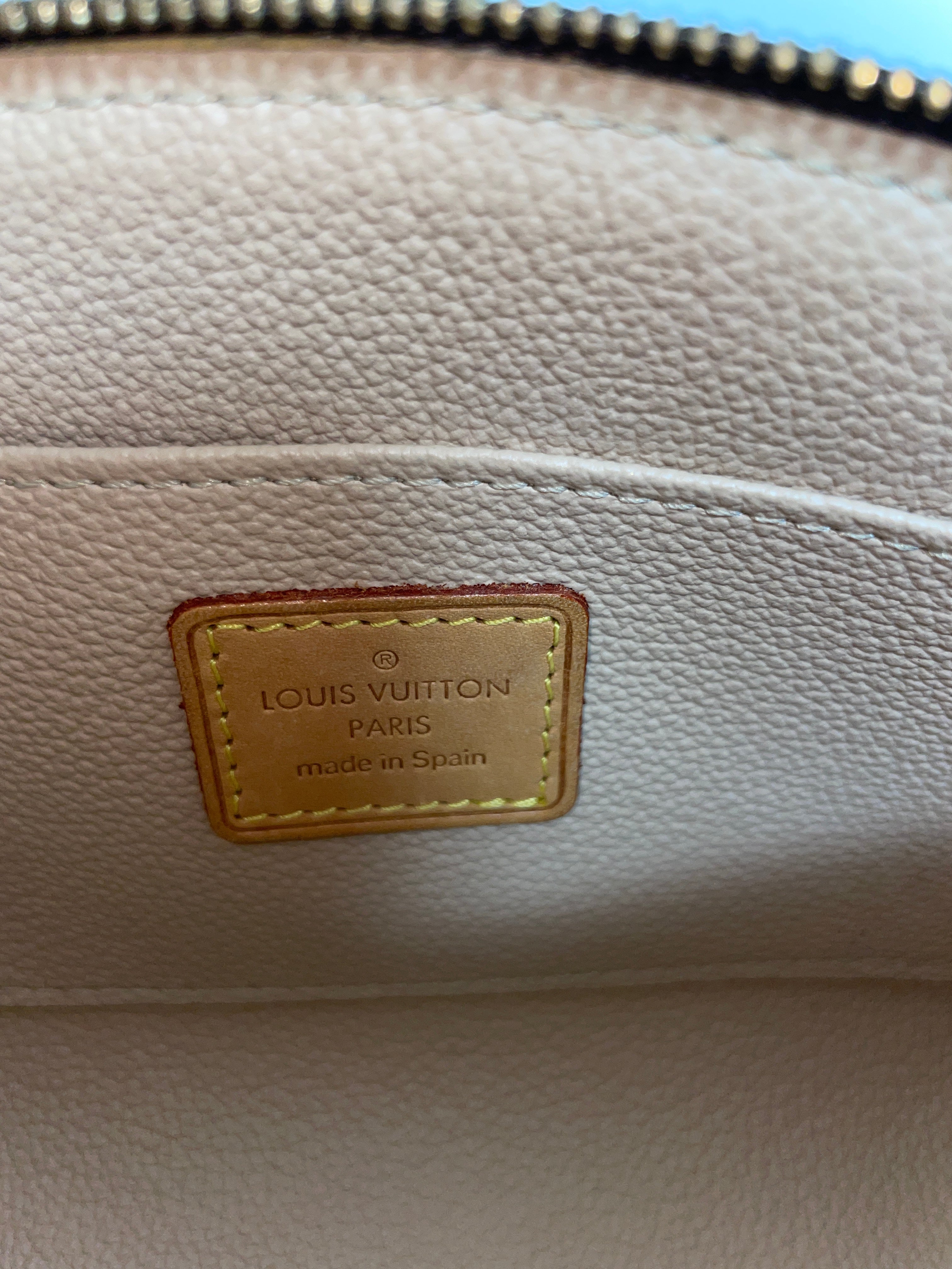 Louis Vuitton Cosmetic Pouch Monogram Used