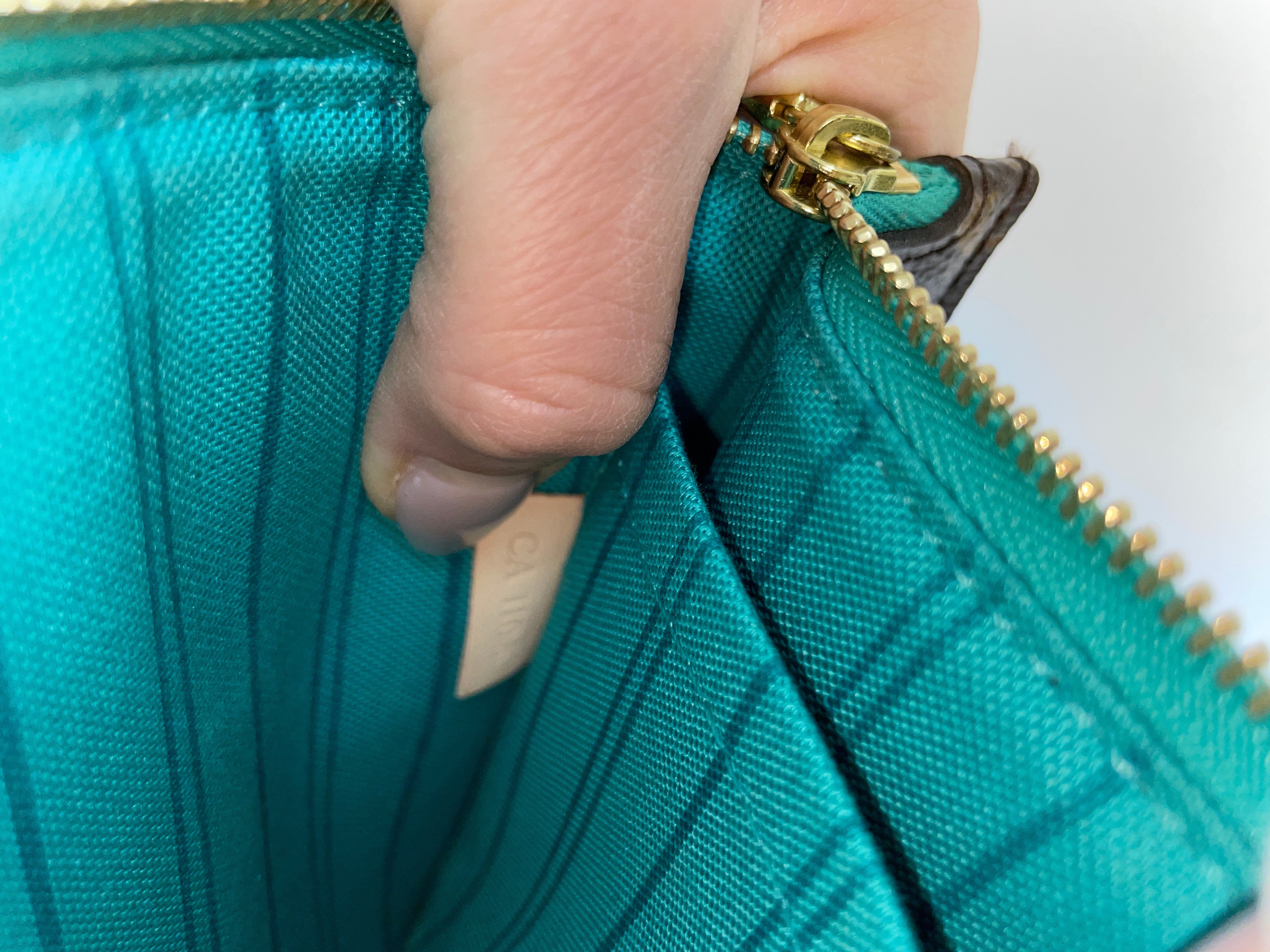 Louis Vuitton Limited Edition Clutch V Turquoise Used