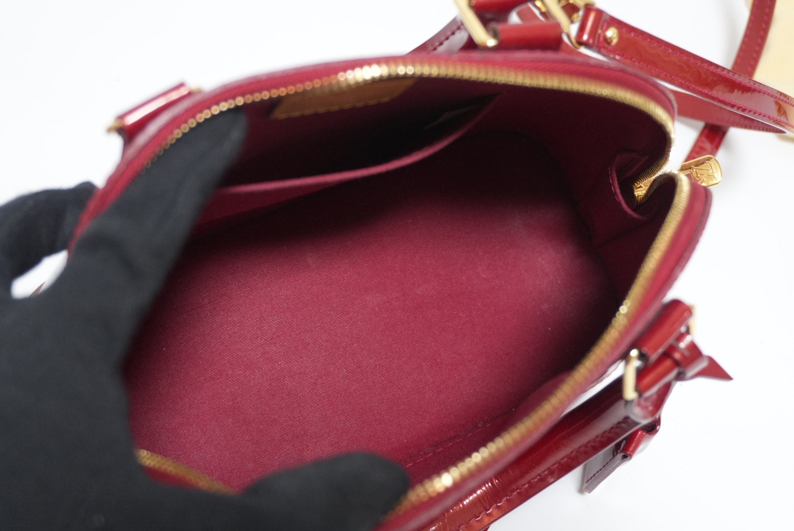 ルイヴィトン アルマ BB レッド 中古