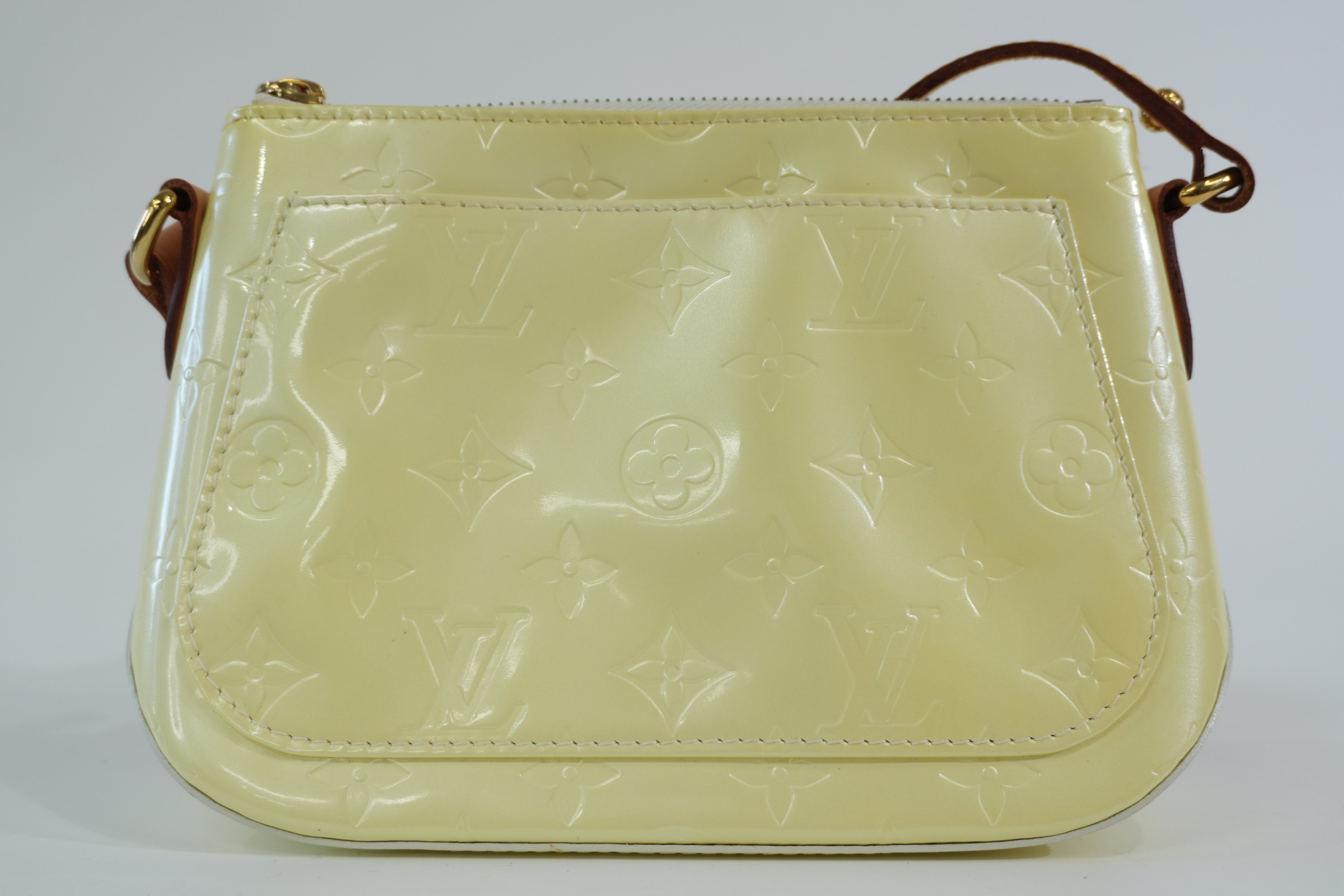 Pre-owned Louis Vuitton Vernis Minna Street Crossbody Bag Yellow