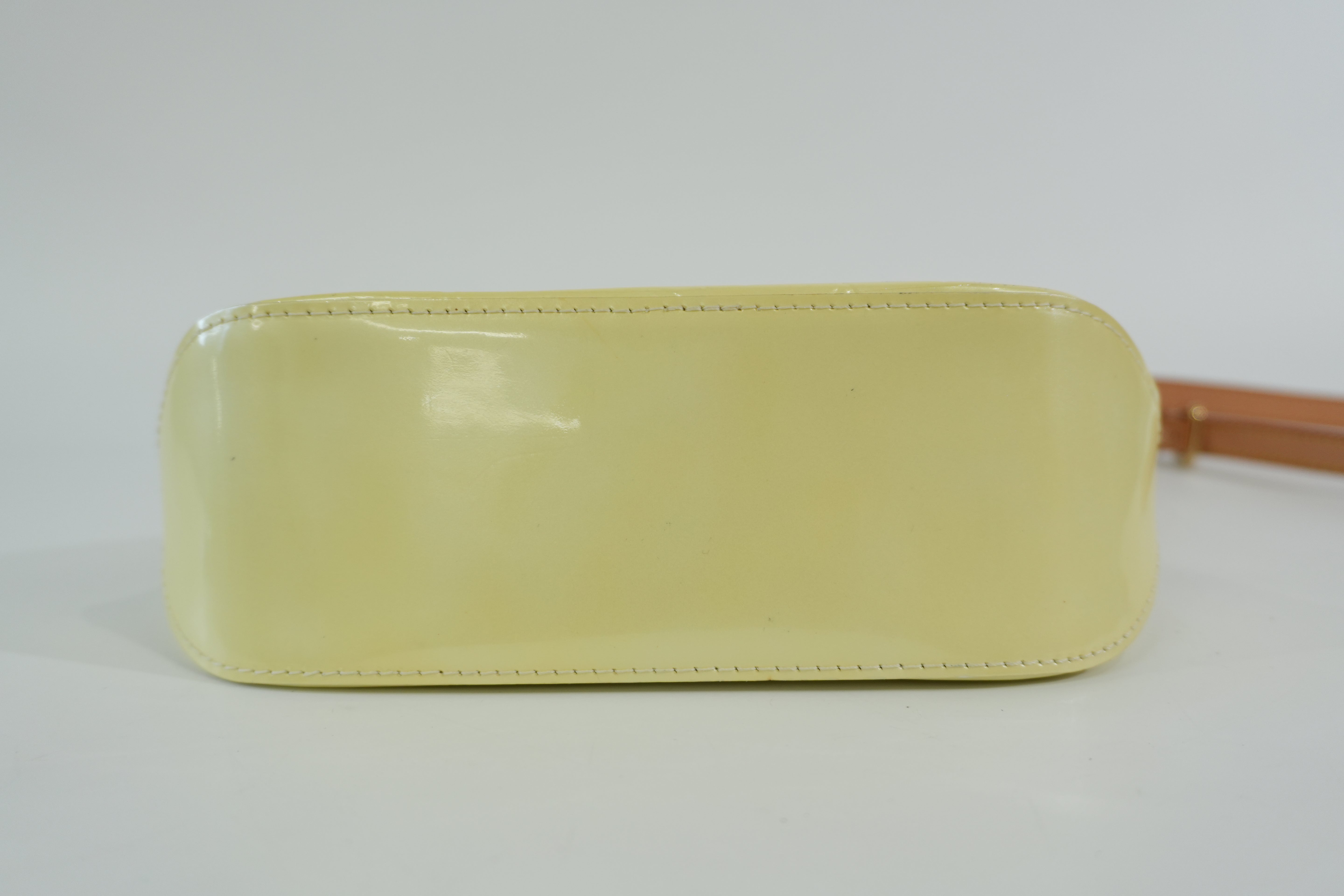 Pre-owned Louis Vuitton Vernis Minna Street Crossbody Bag Yellow