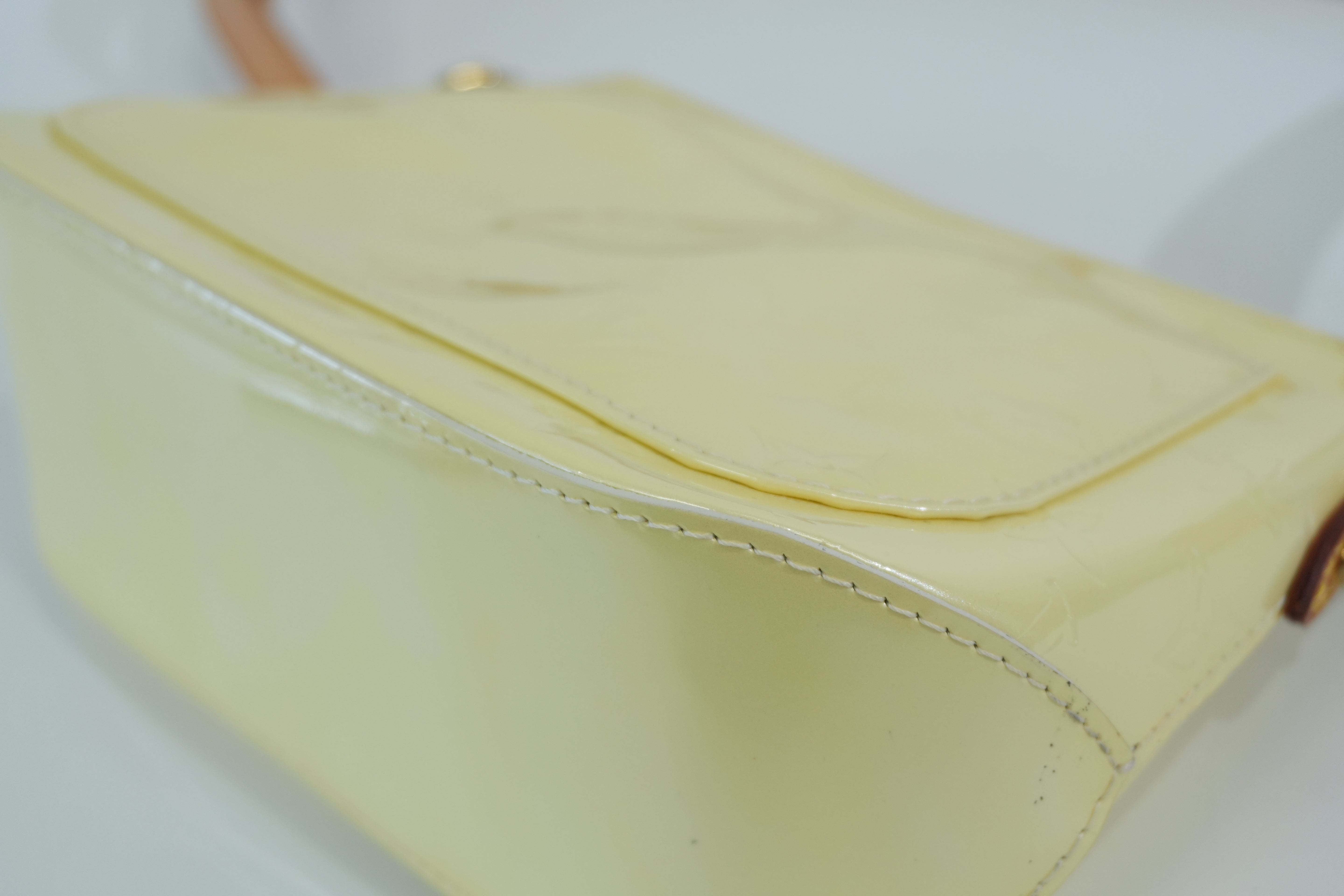 Pre-owned Louis Vuitton Vernis Minna Street Crossbody Bag Yellow