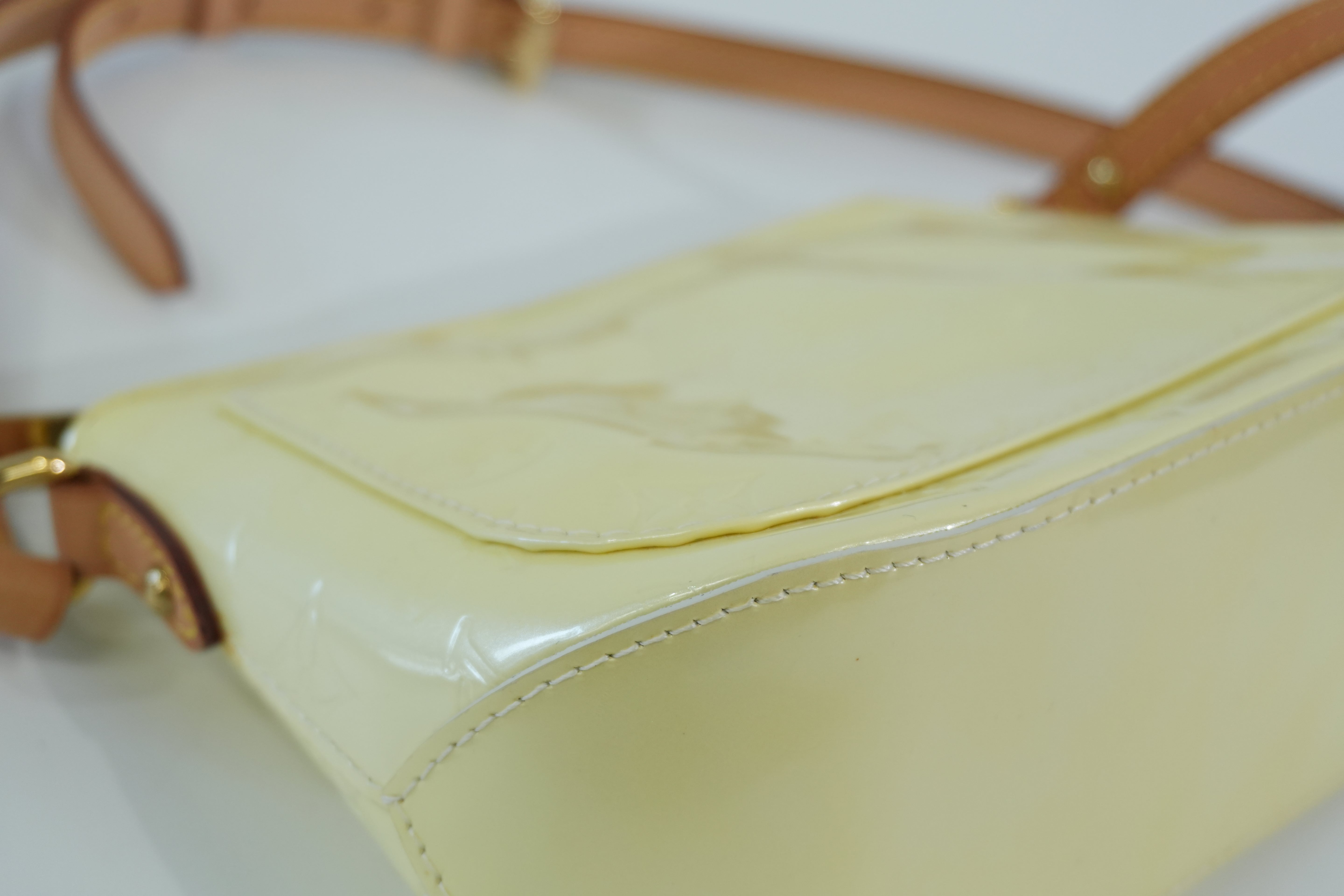 Pre-owned Louis Vuitton Vernis Minna Street Crossbody Bag Yellow