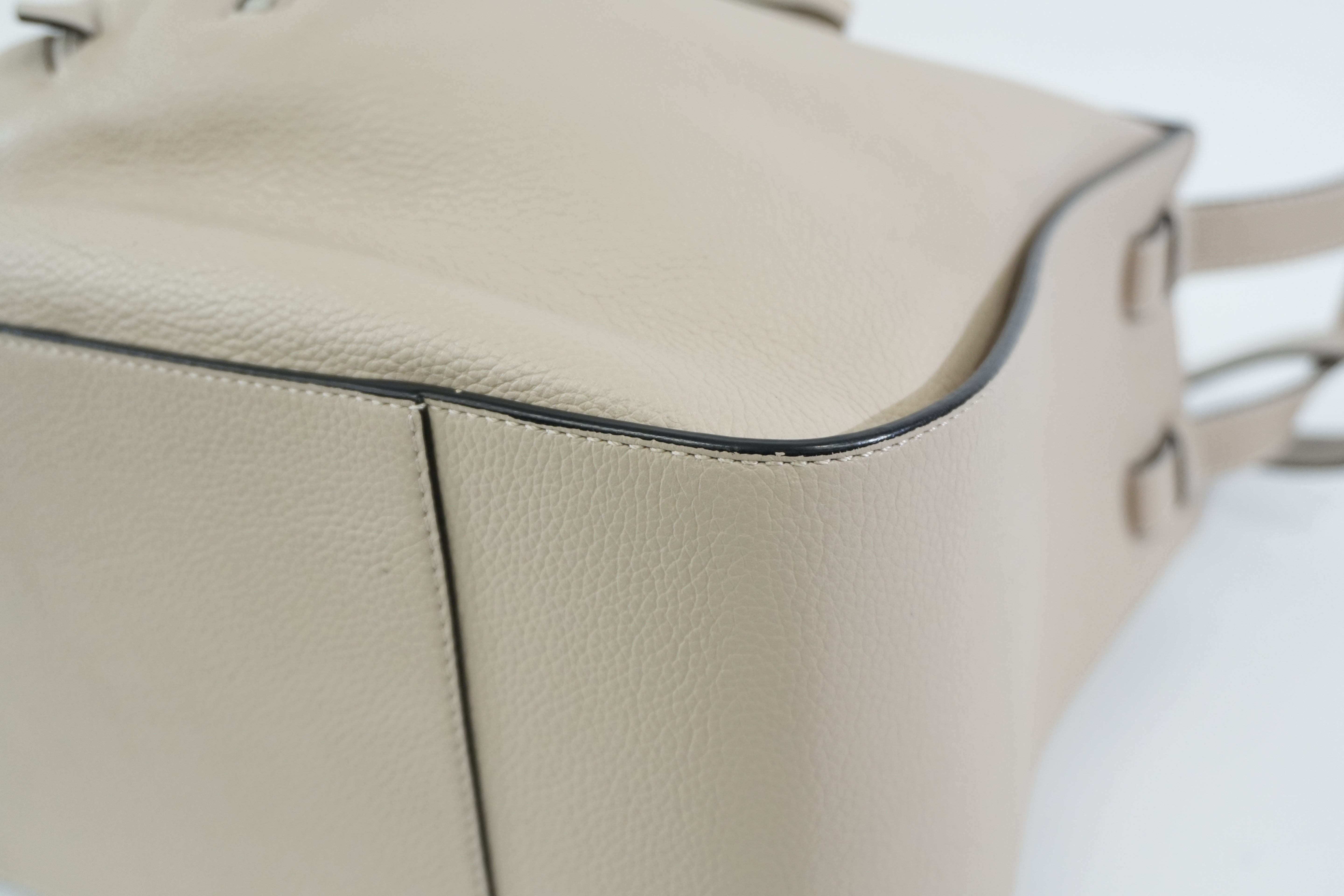 Pre-owned Loewe Hammock Shoulder Bag Ivory