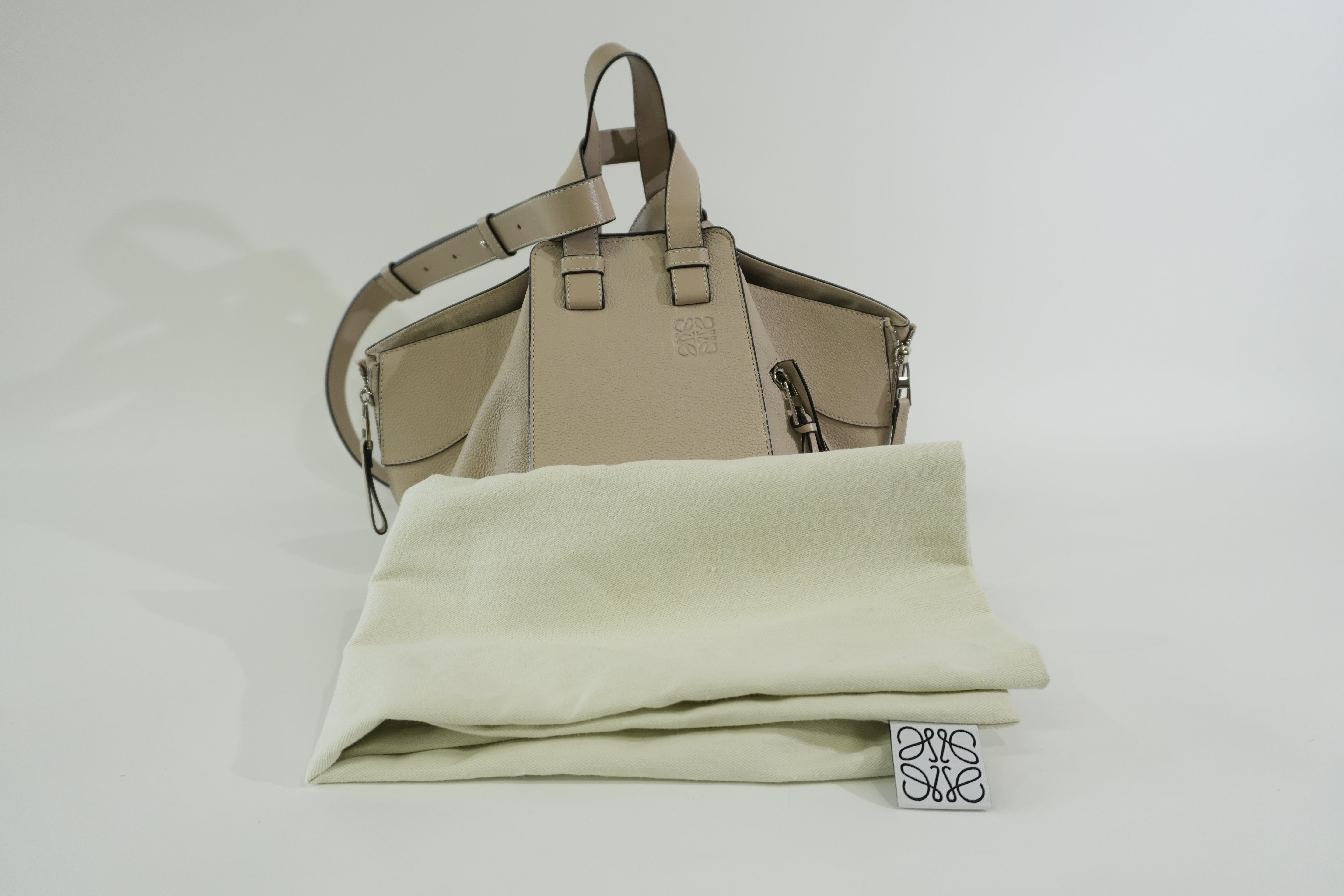 Pre-owned Loewe Hammock Shoulder Bag Ivory