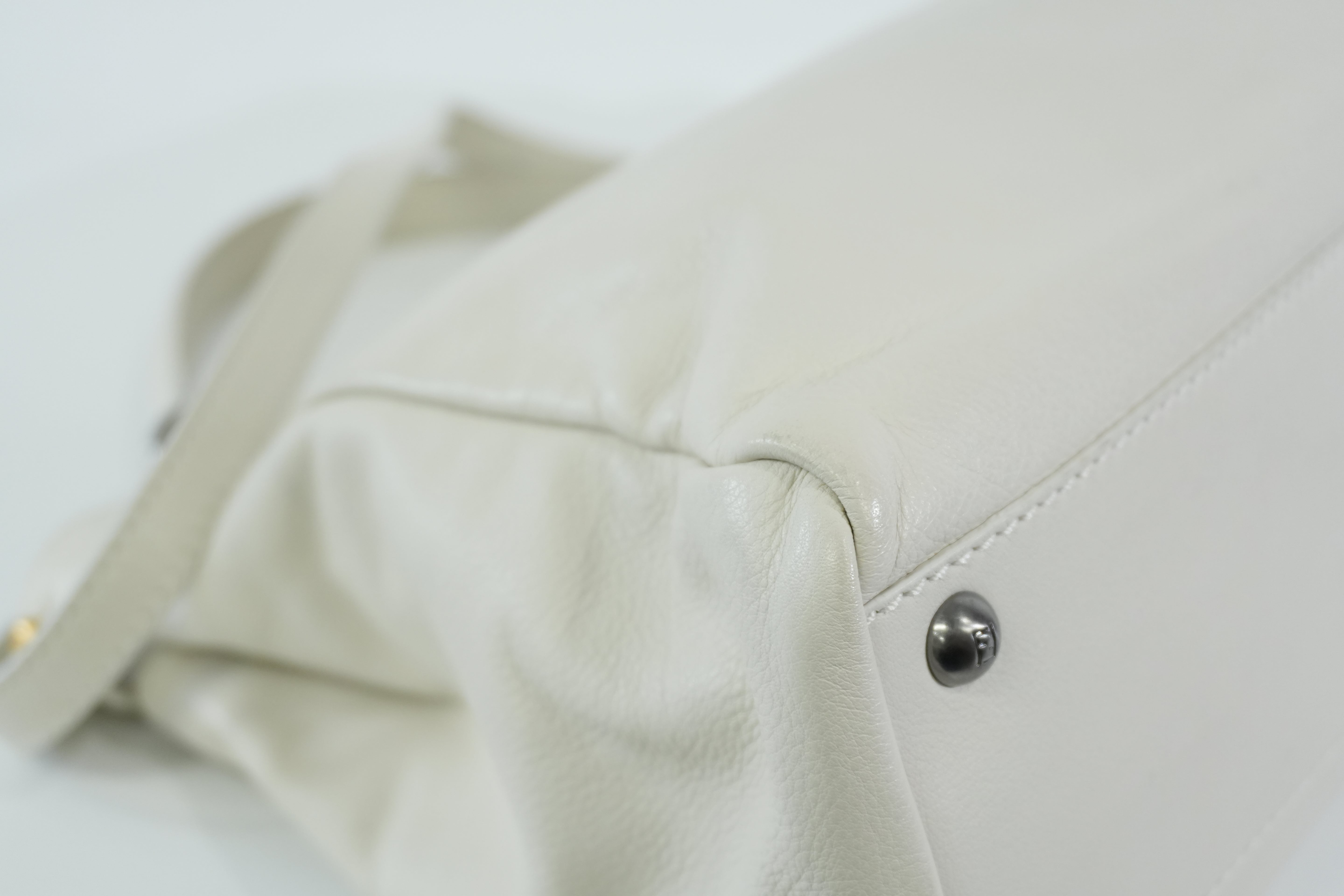 Pre-owned Fendi Peek a Boo Shoulder Bag White