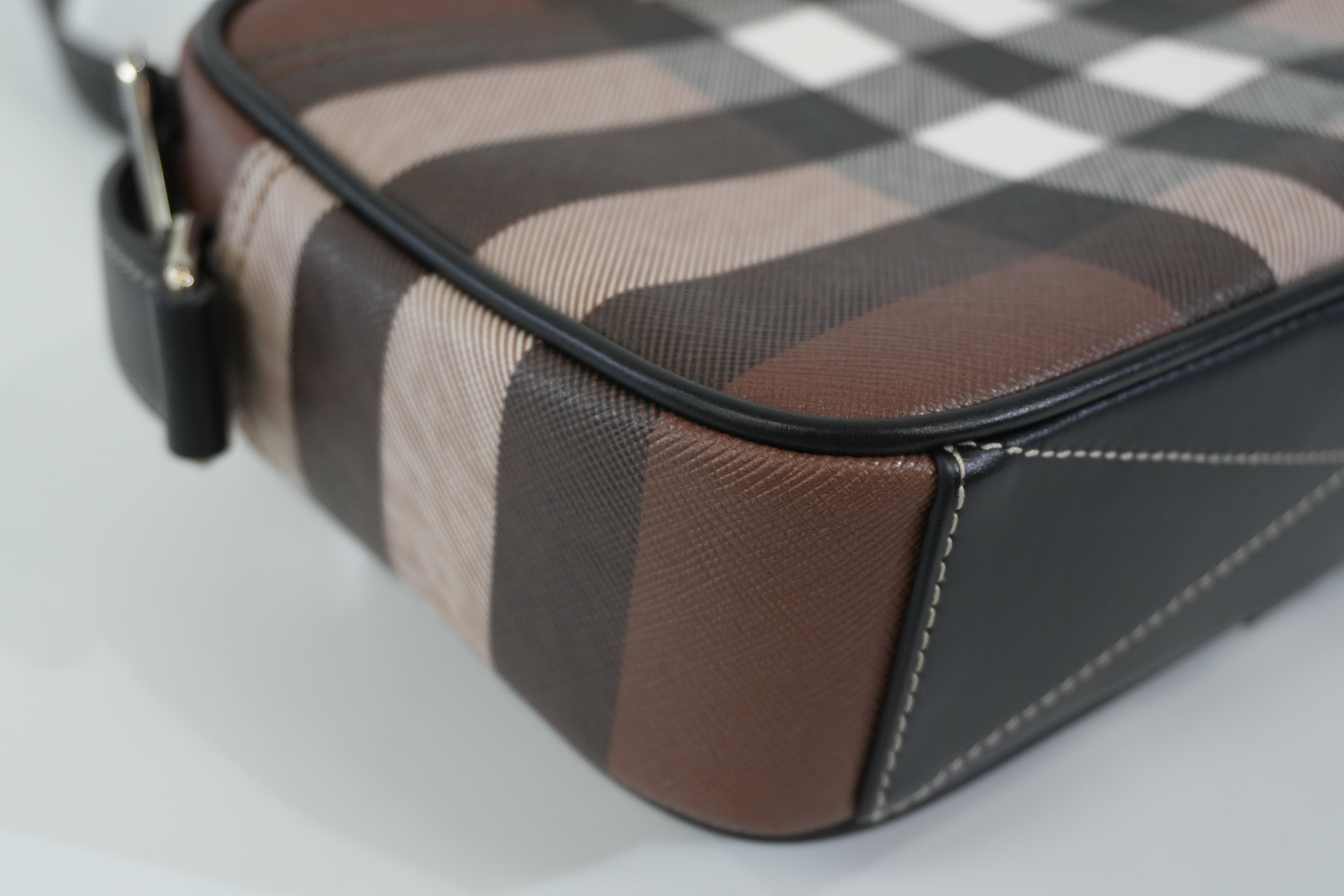 Pre-owned Burberry Paddy Crossbody Bag Brown