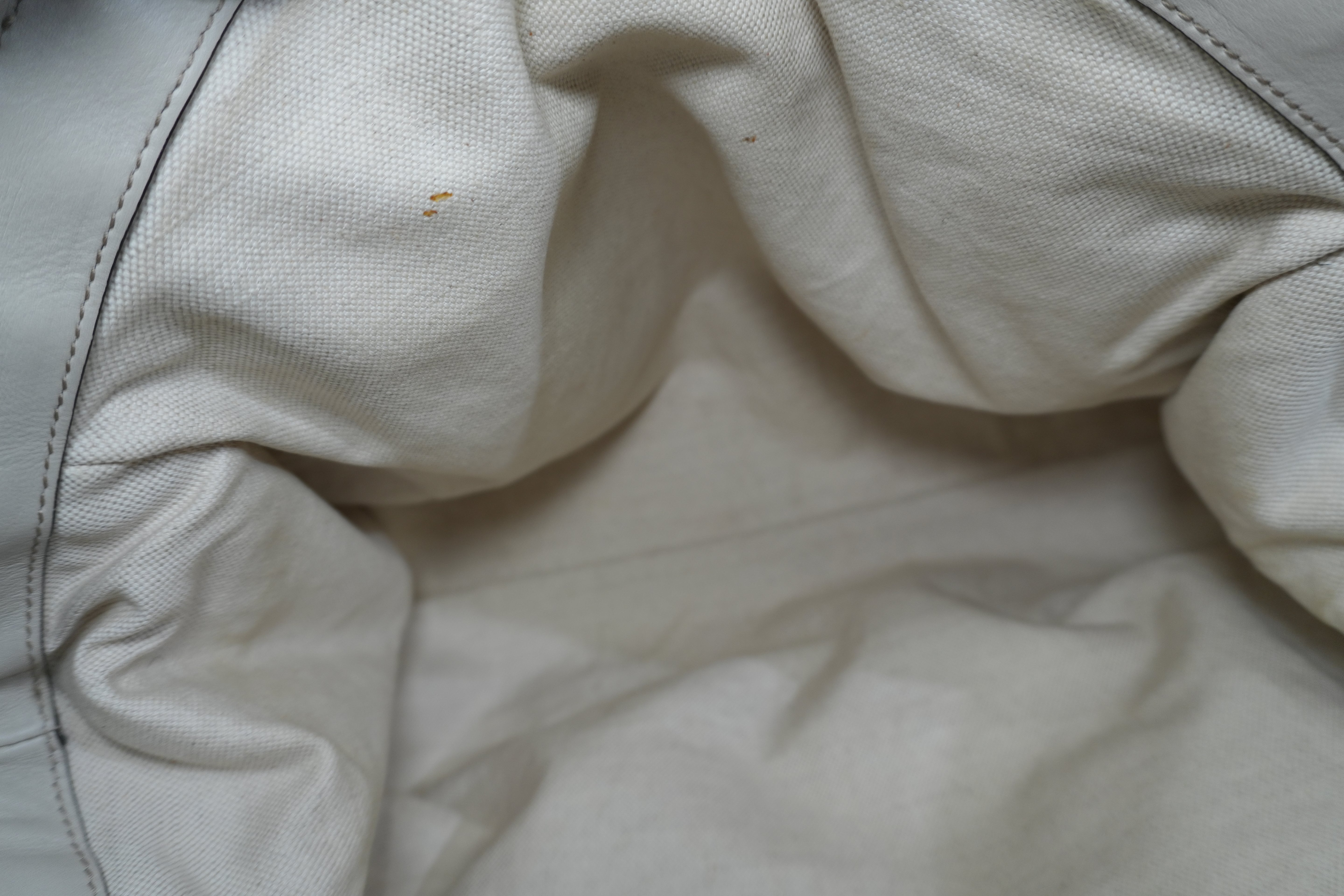 Pre-owned Gucci Two Way Sukey Shoulder Bag Ivory