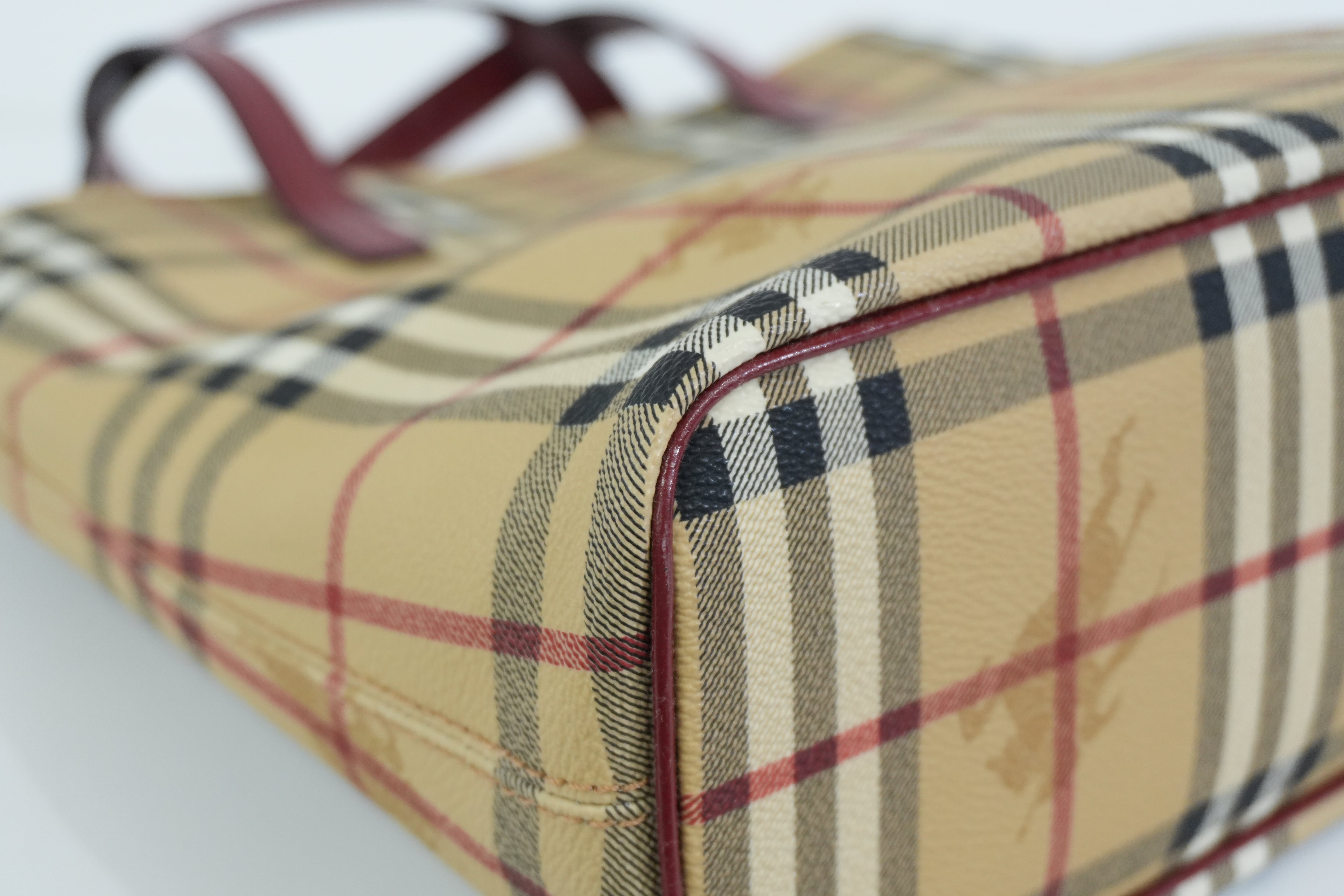 Pre-owned Burberry Nova Check Handbag Red