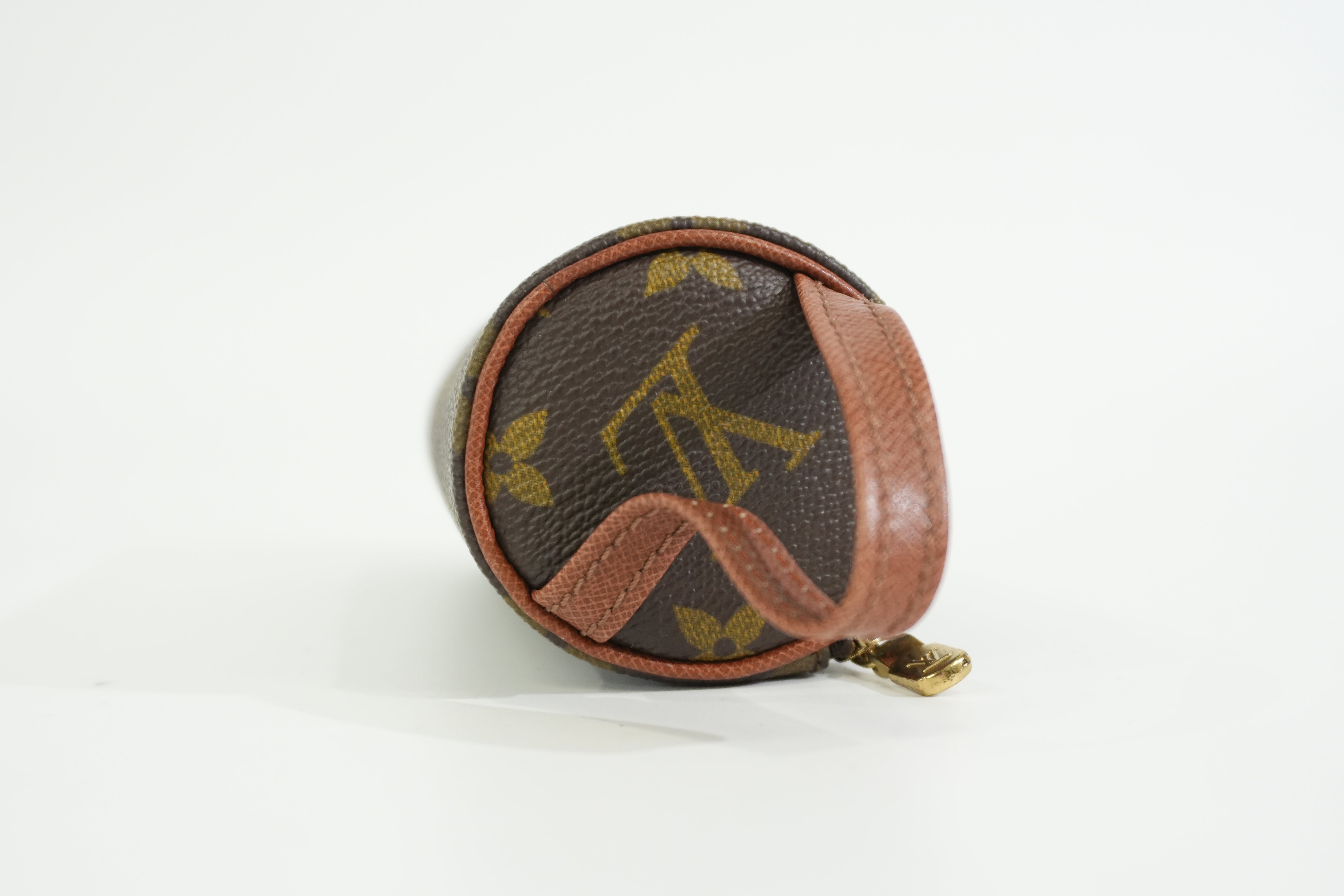 Pre-owned Louis Vuitton Monogram Round Pen Case