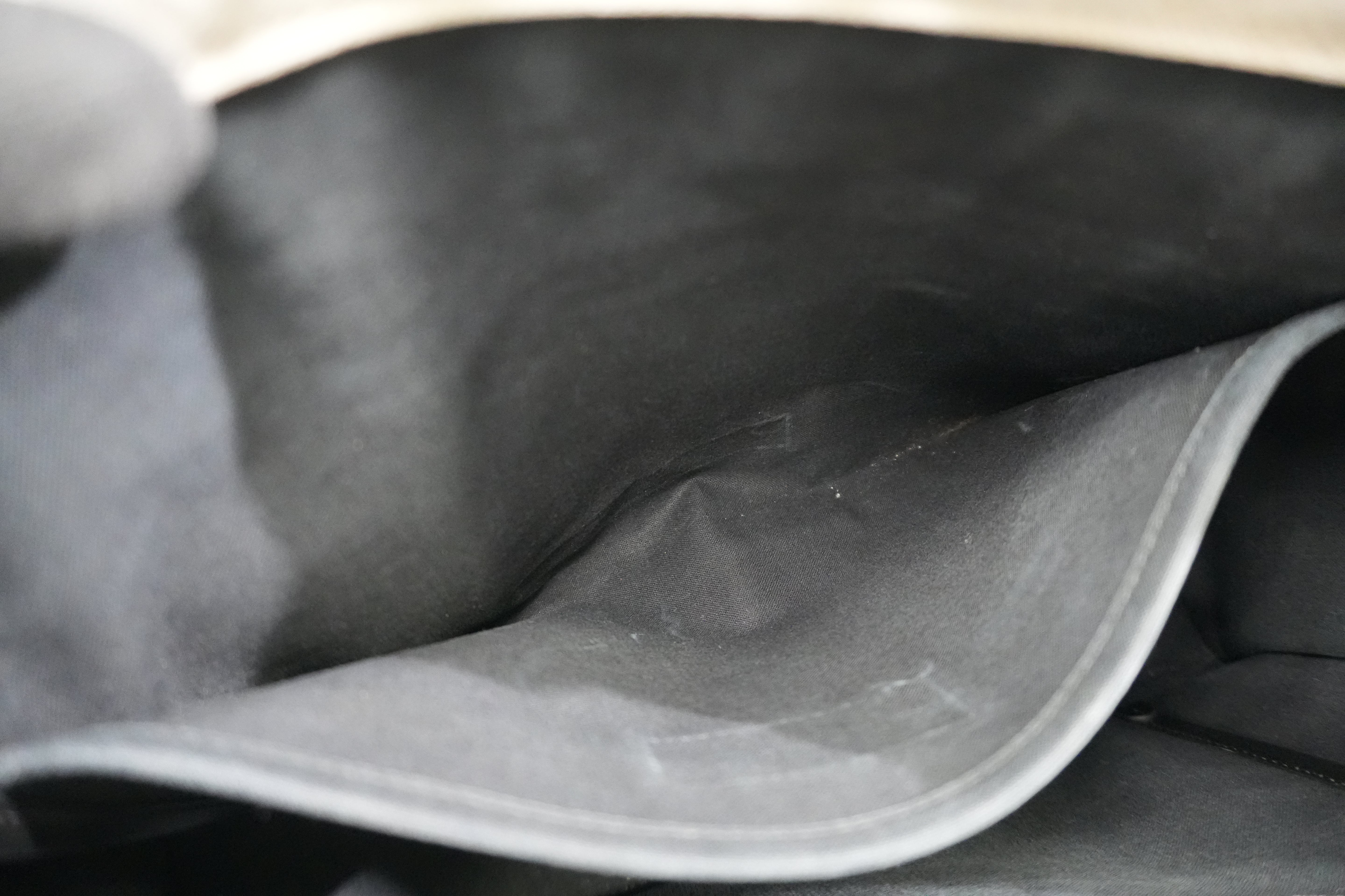 Pre-owned Balenciaga Neo Navy Handbag Black and White