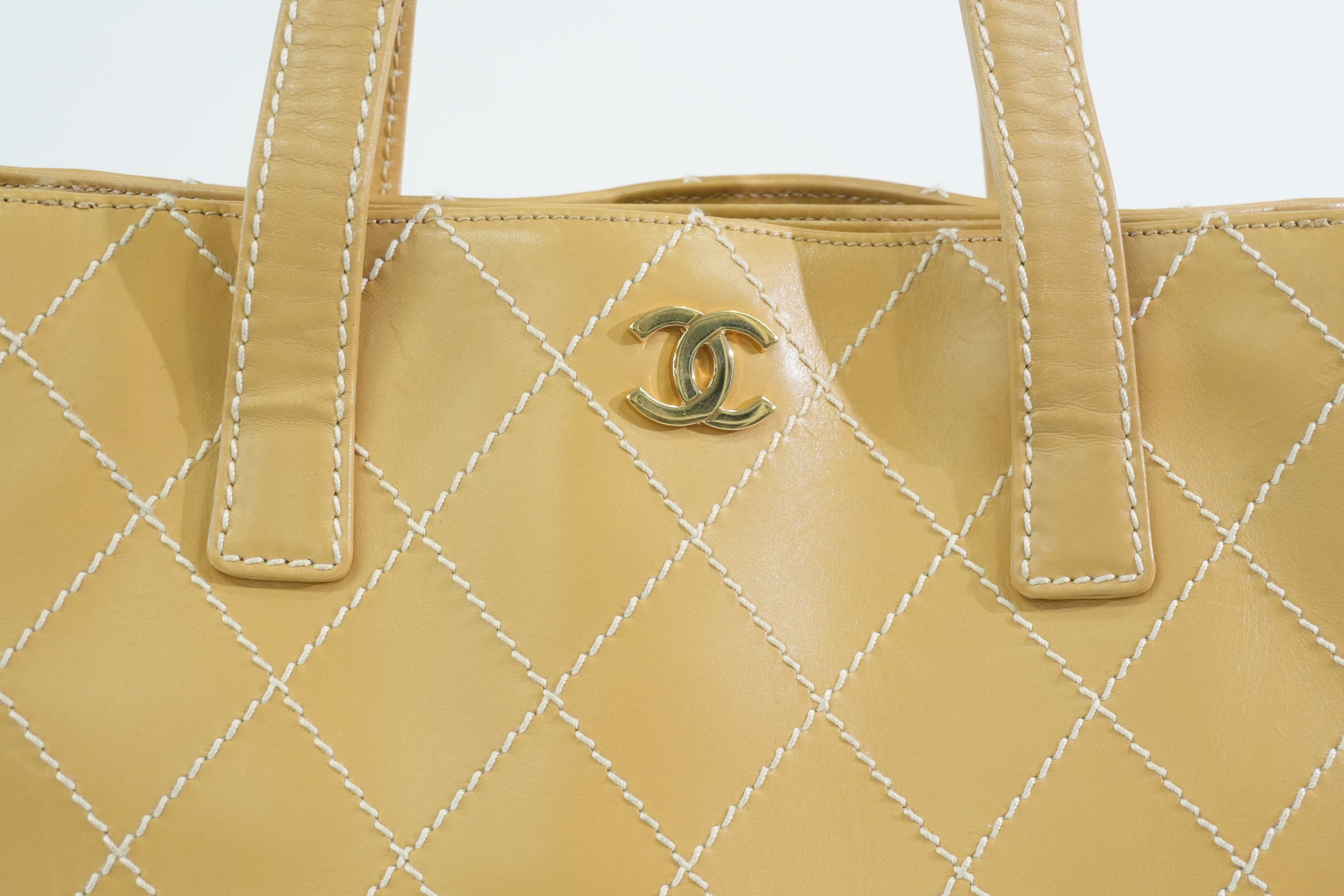 Pre-owned Chanel Wild Stitch Shoulder Bag Beige