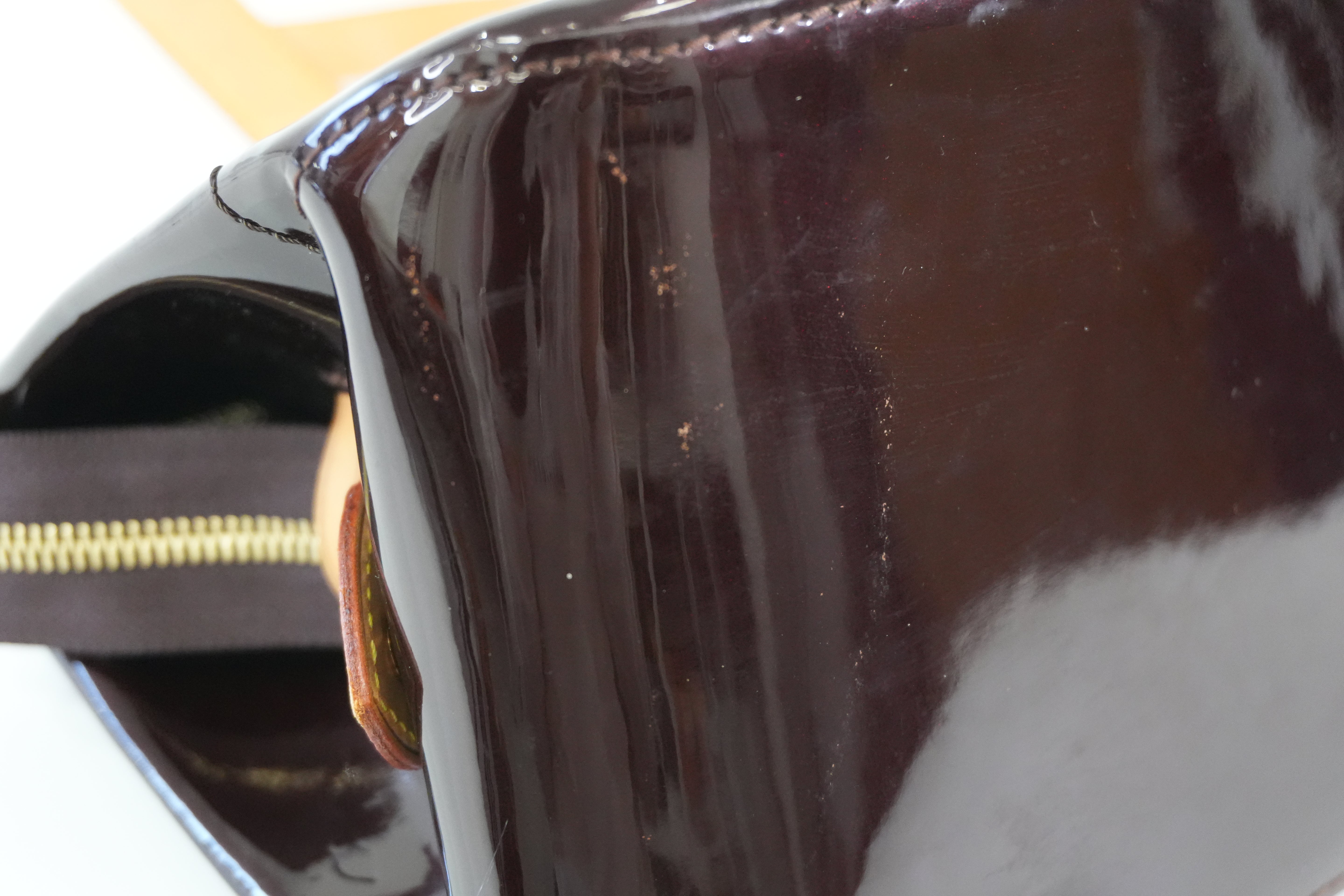 Pre-owned Louis Vuitton Vernis Rosewood Avenue Handbag Amarante