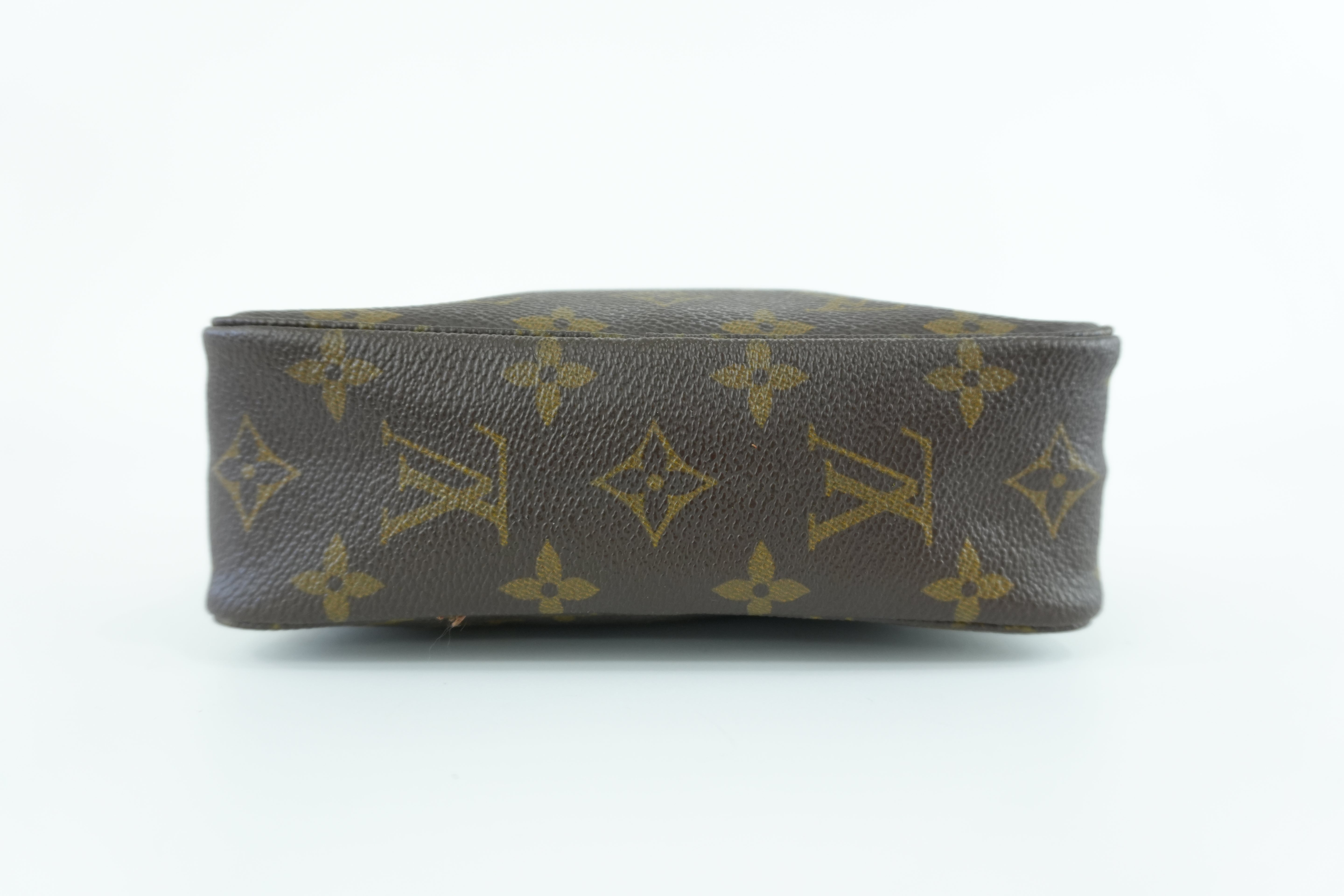 Louis Vuitton Trousse 18 Rare Size Pouch Used