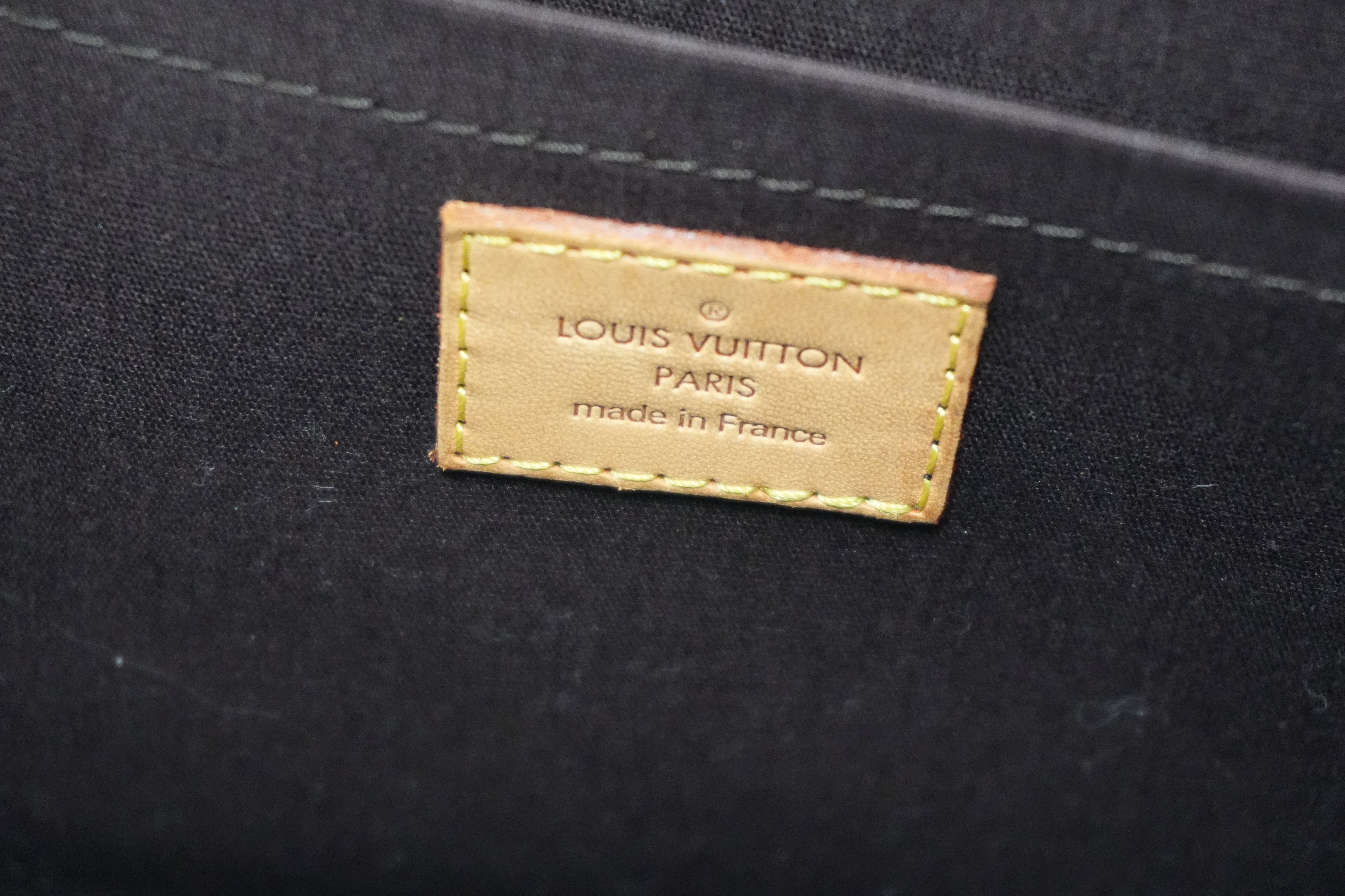 Pre-owned Louis Vuitton Vernis Rosewood Avenue Handbag Amarante