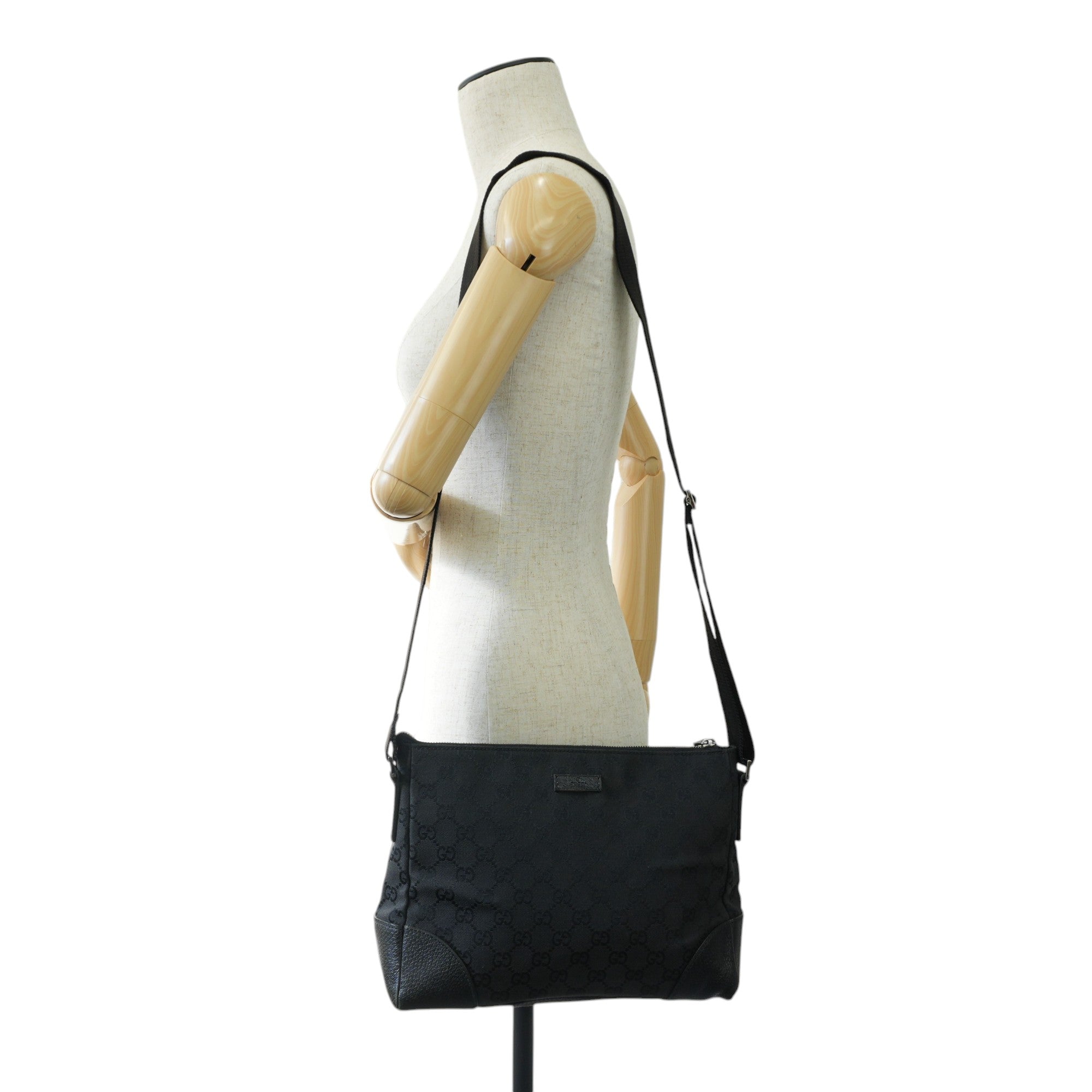 Gucci Shoulder Bag Black Canvas Used