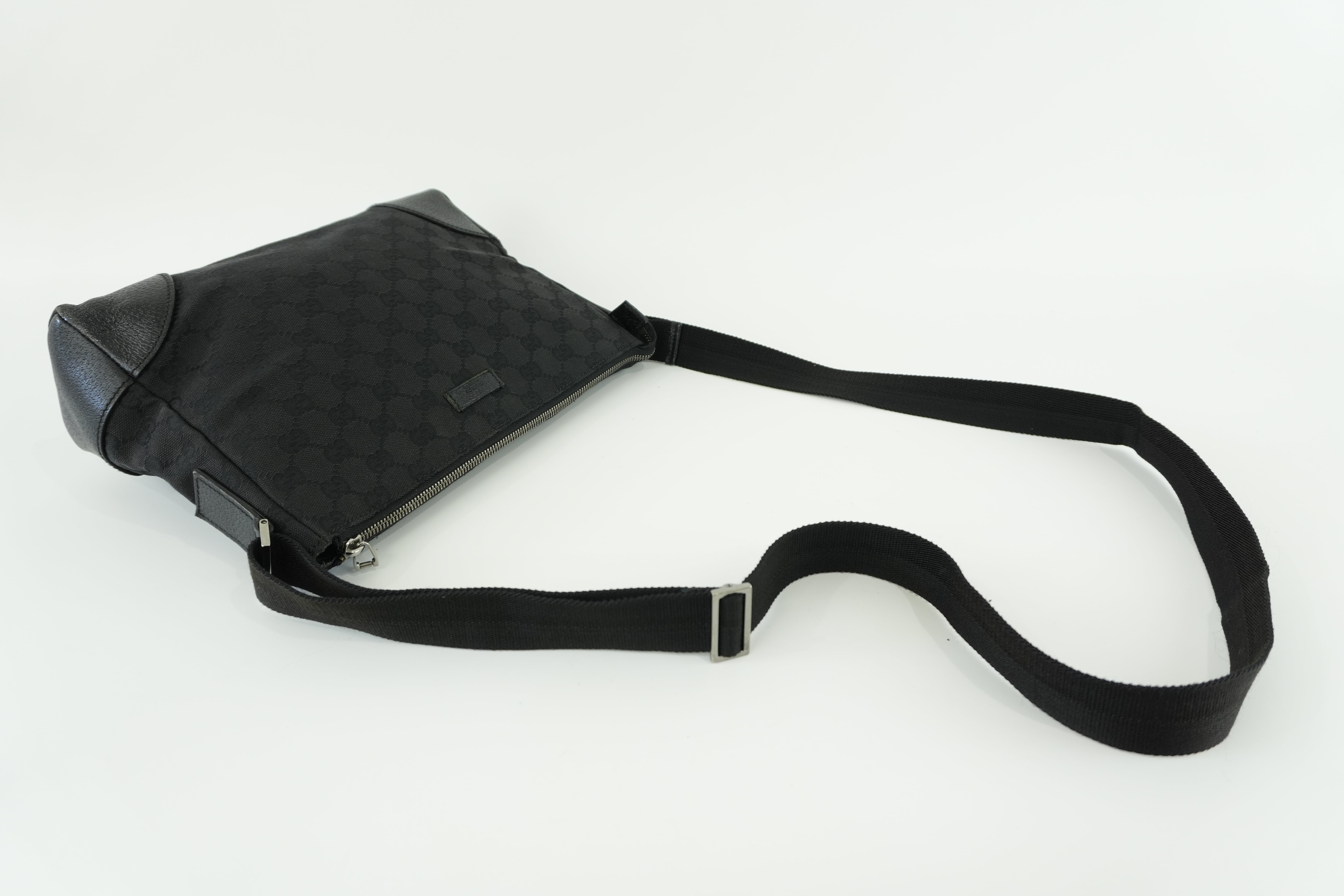 Gucci Shoulder Bag Black Canvas Used