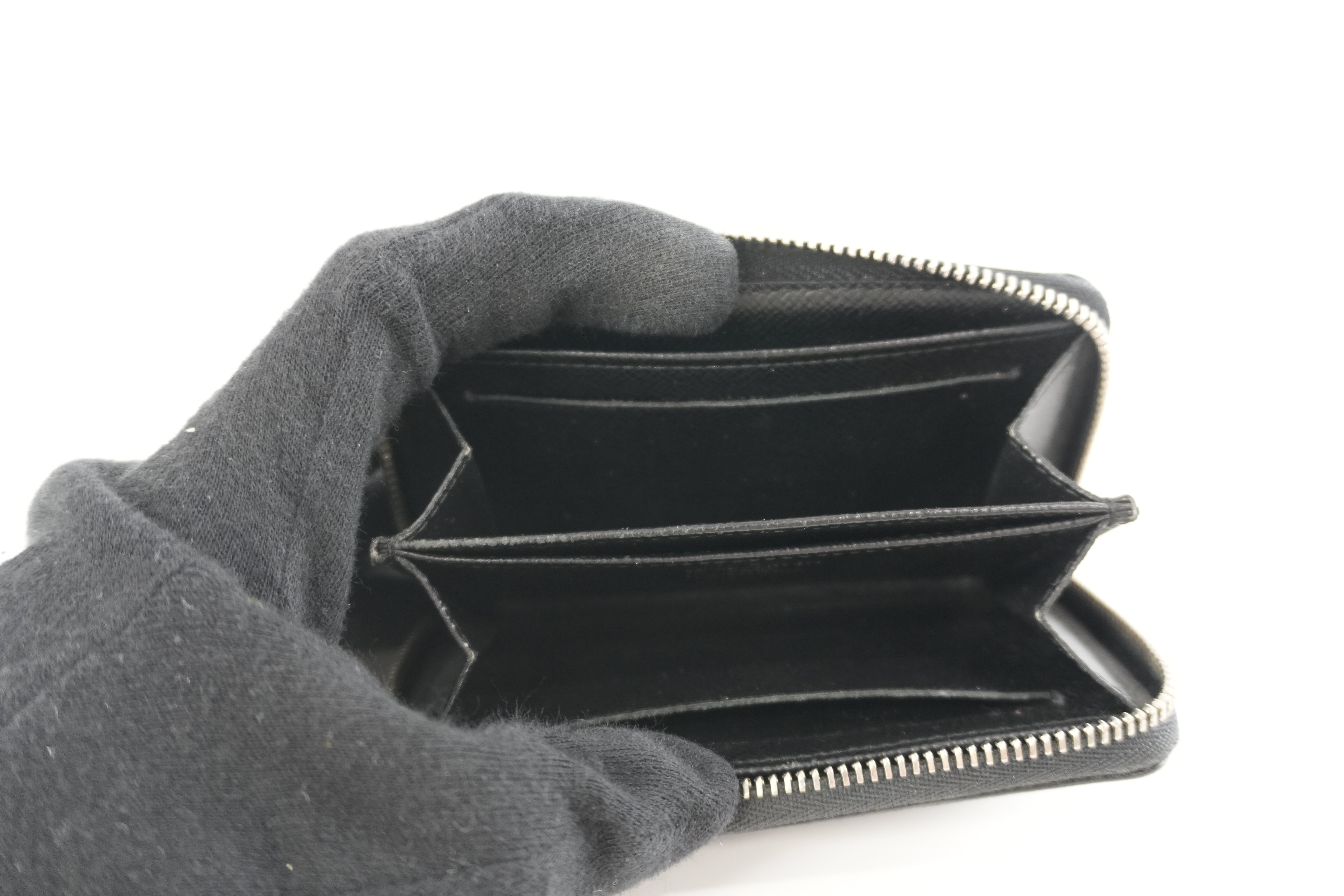 Louis Vuitton Damier Graphite Card Case Used