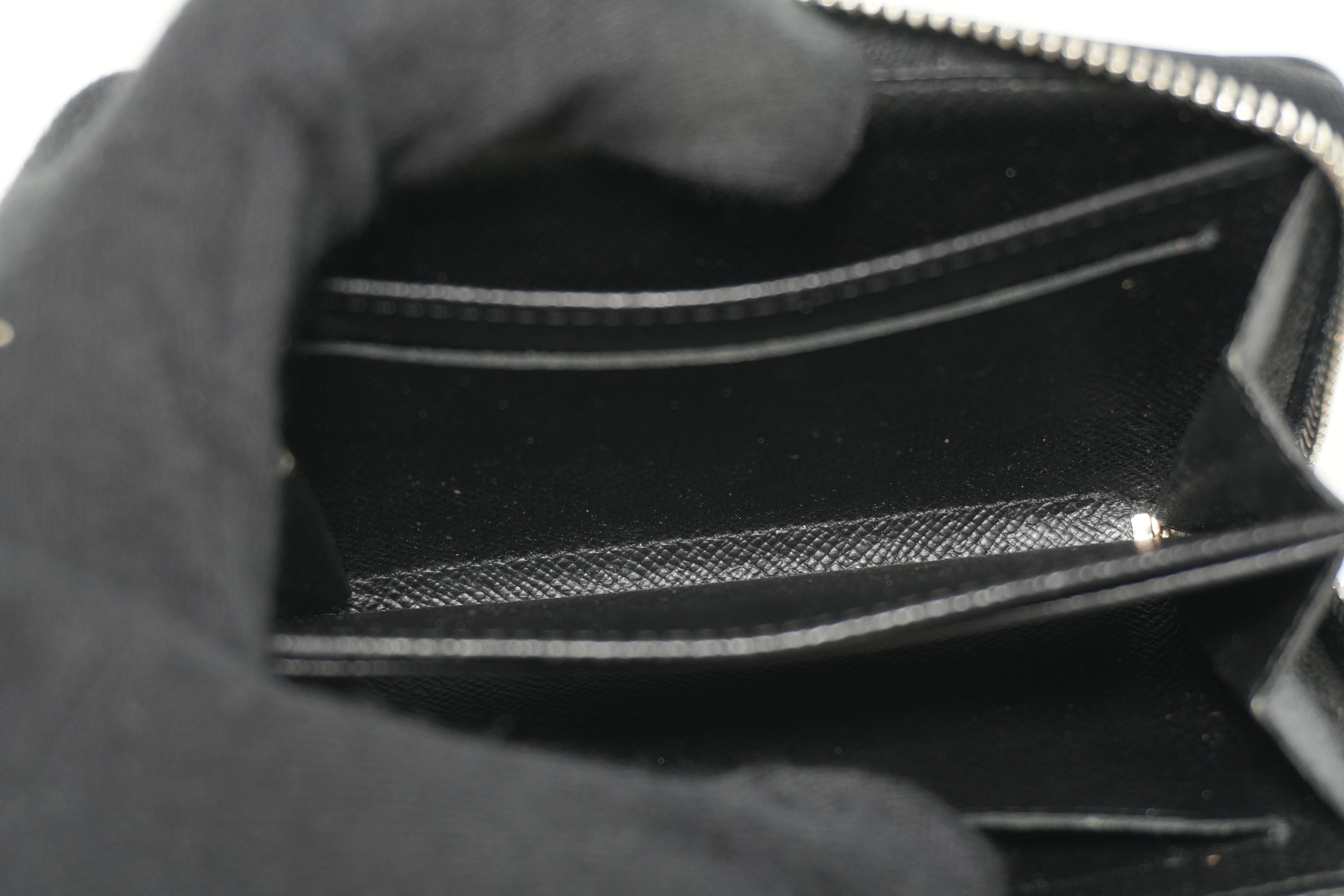 Louis Vuitton Damier Graphite Card Case Used