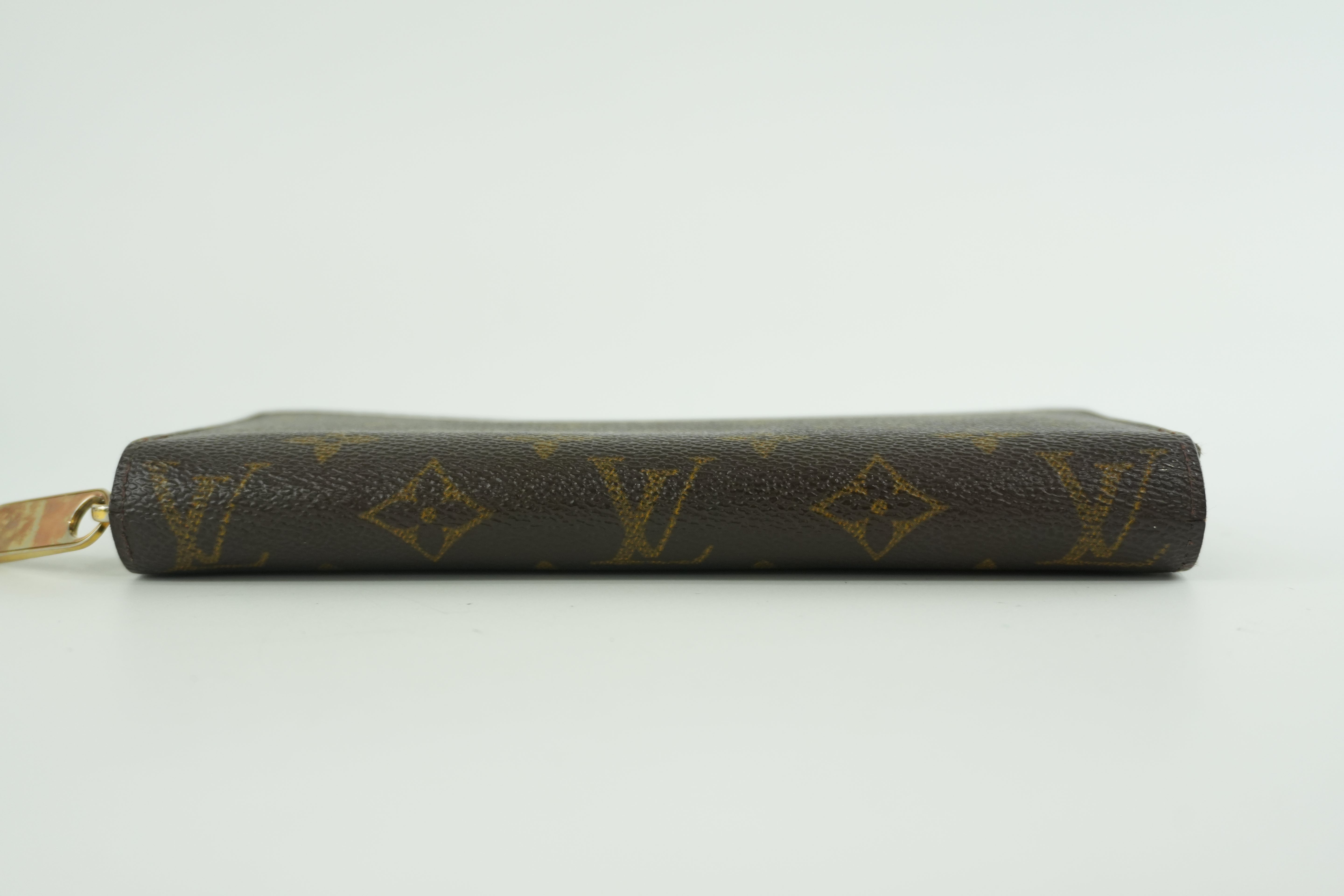 Louis Vuitton Monogram Zippy Wallet Used