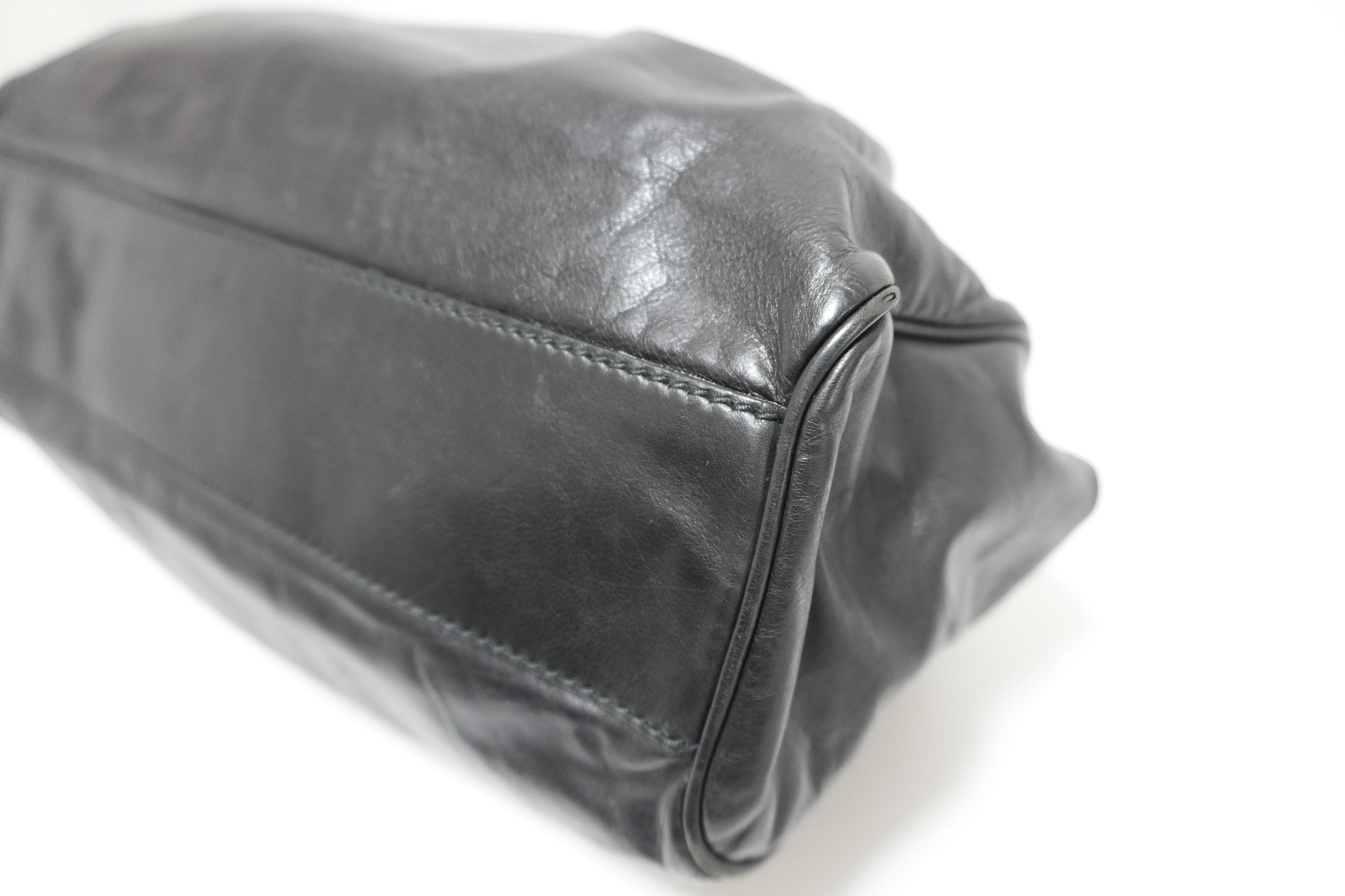 Borsa a tracolla Gucci in pelle Suckey nera usata