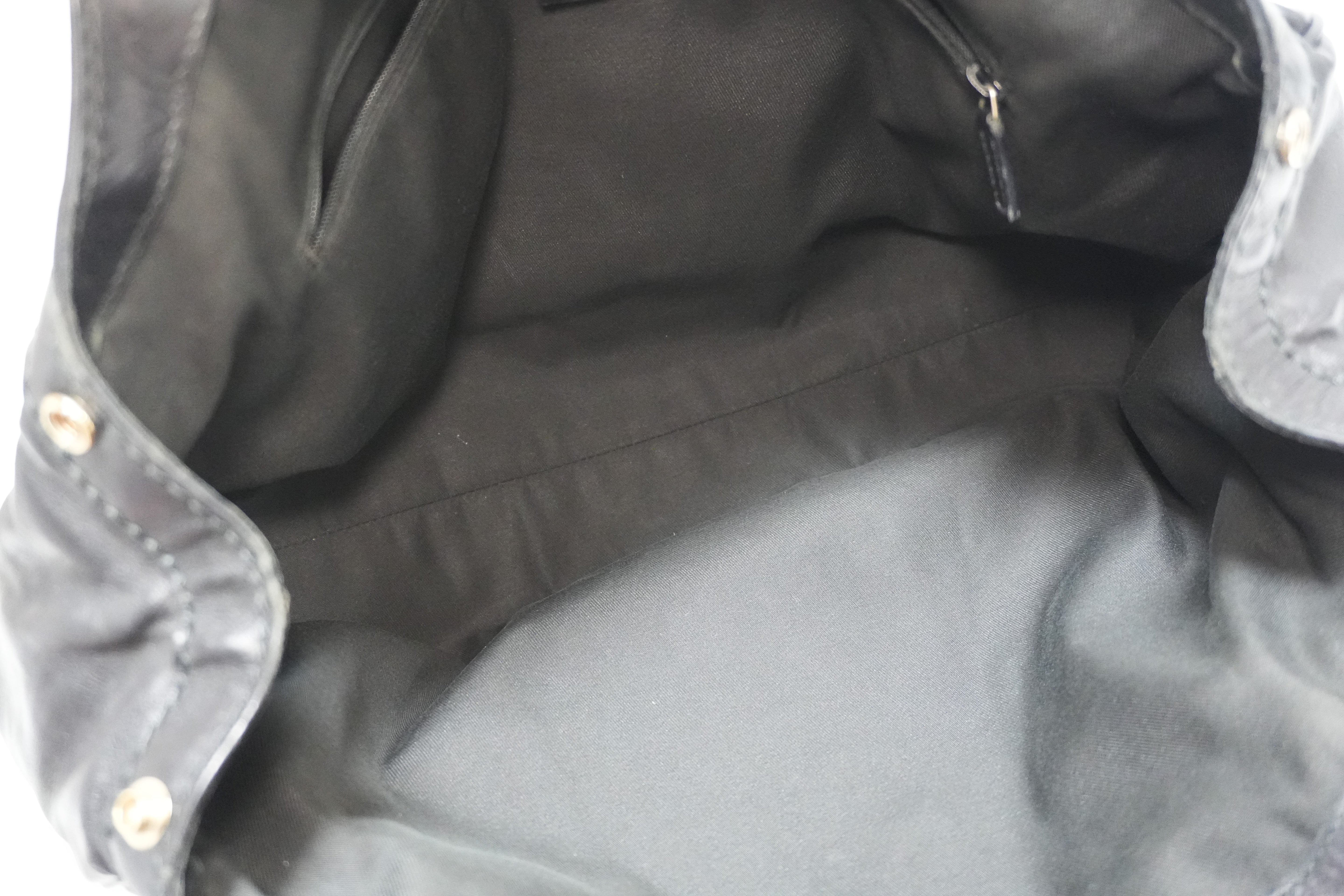 Borsa a tracolla Gucci in pelle Suckey nera usata