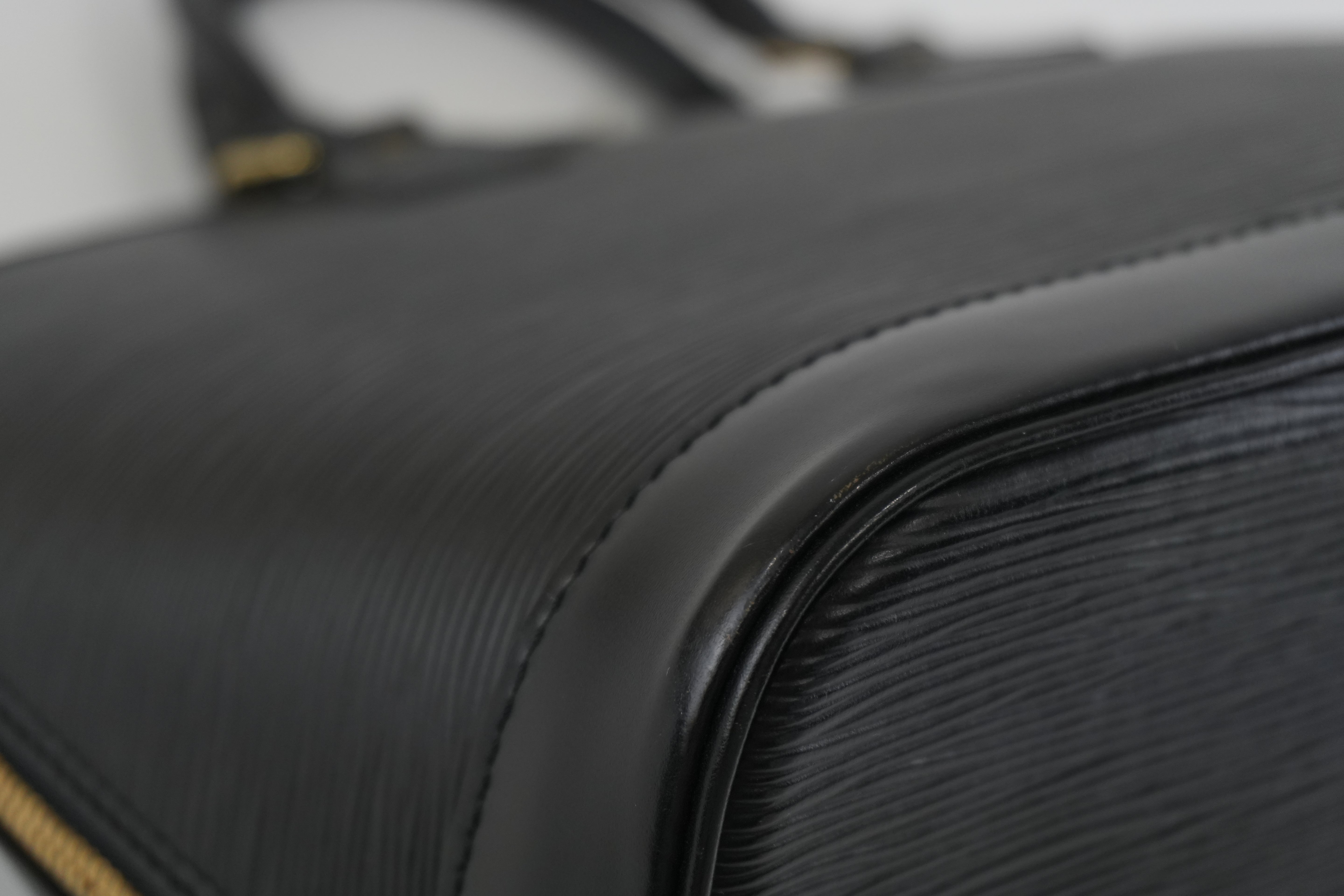Louis Vuitton Epi Alma PM Black Used