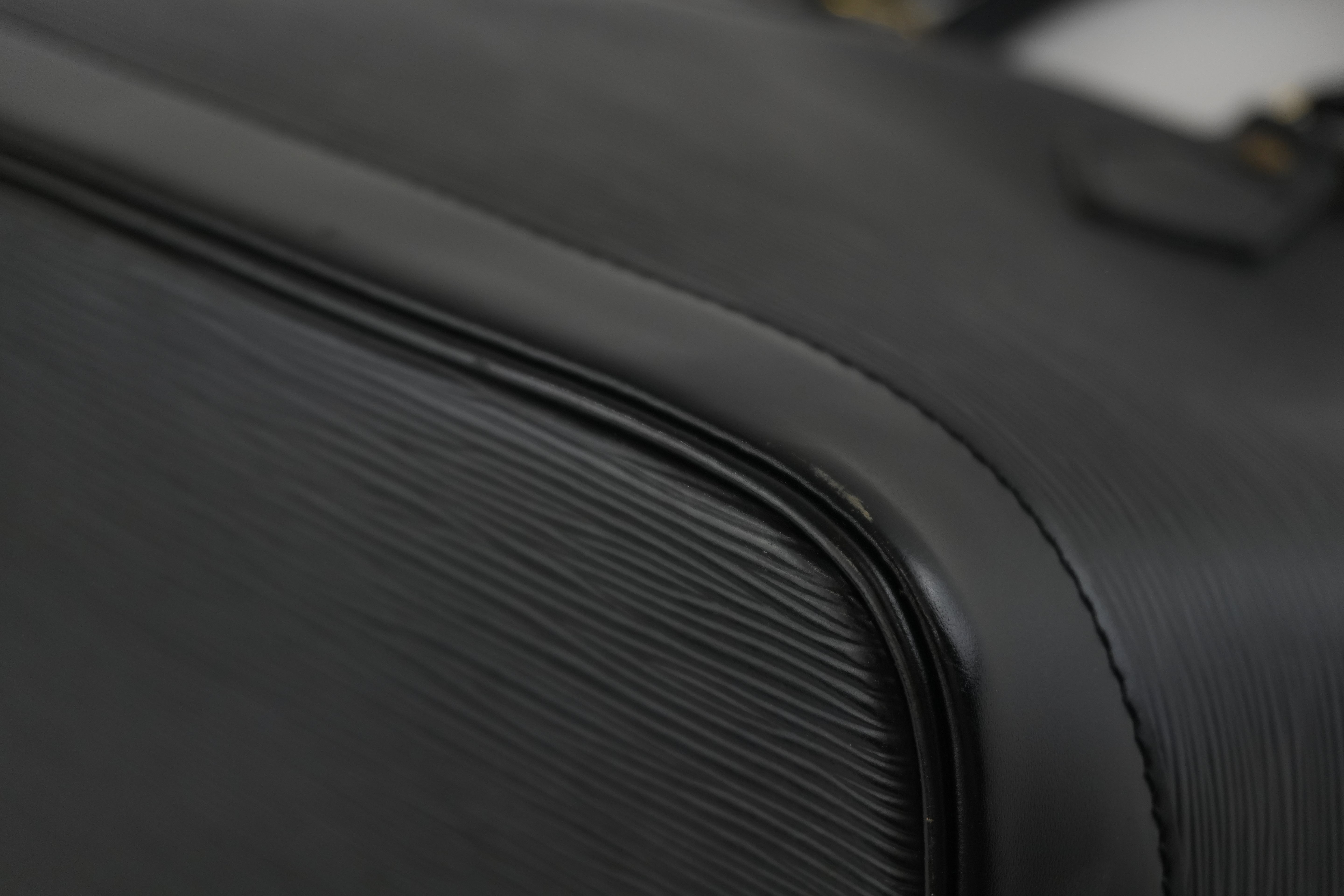 Louis Vuitton Epi Alma PM Black Used