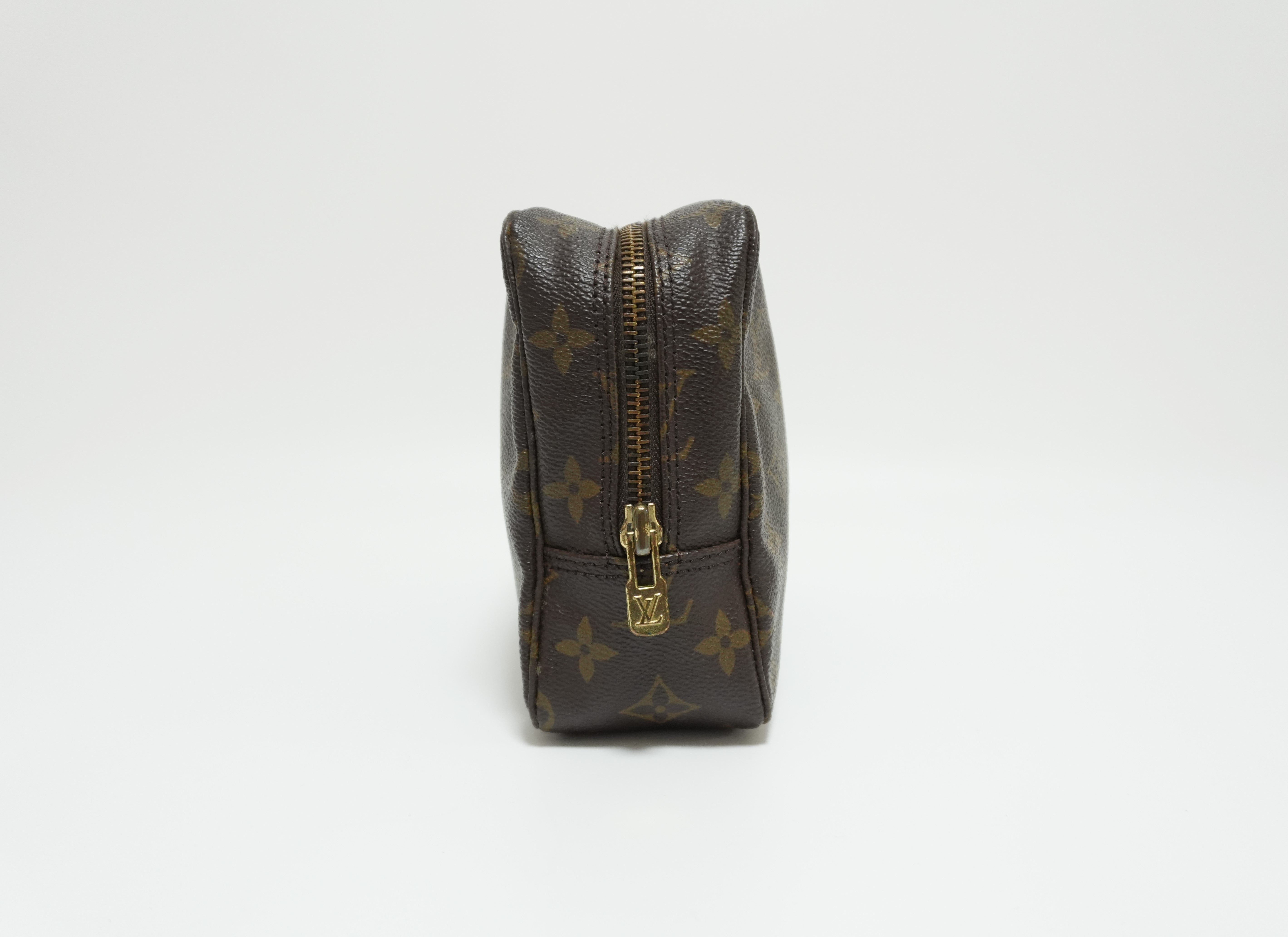 Louis Vuitton Trousse 23 Usato