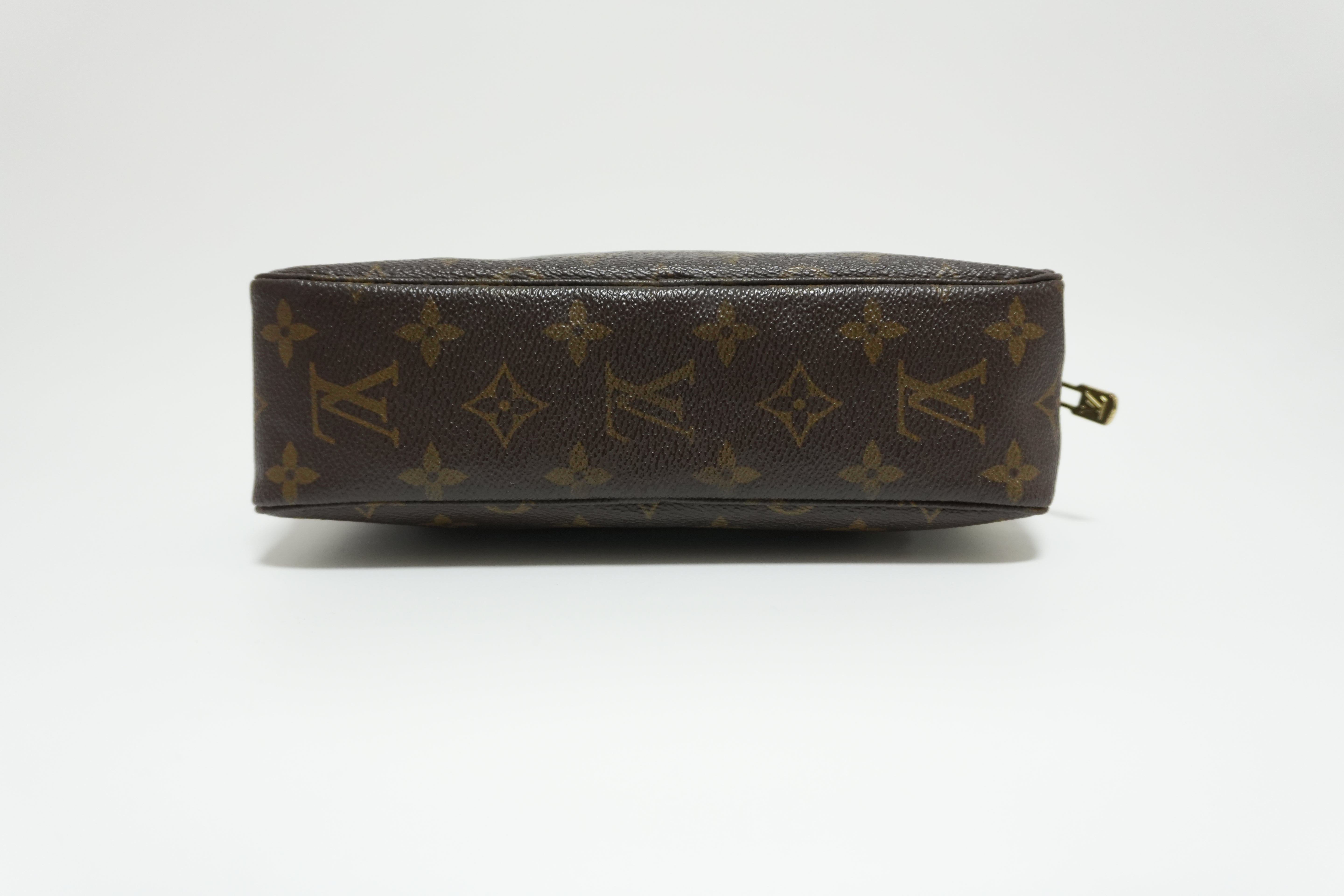Louis Vuitton Trousse 23 Usato