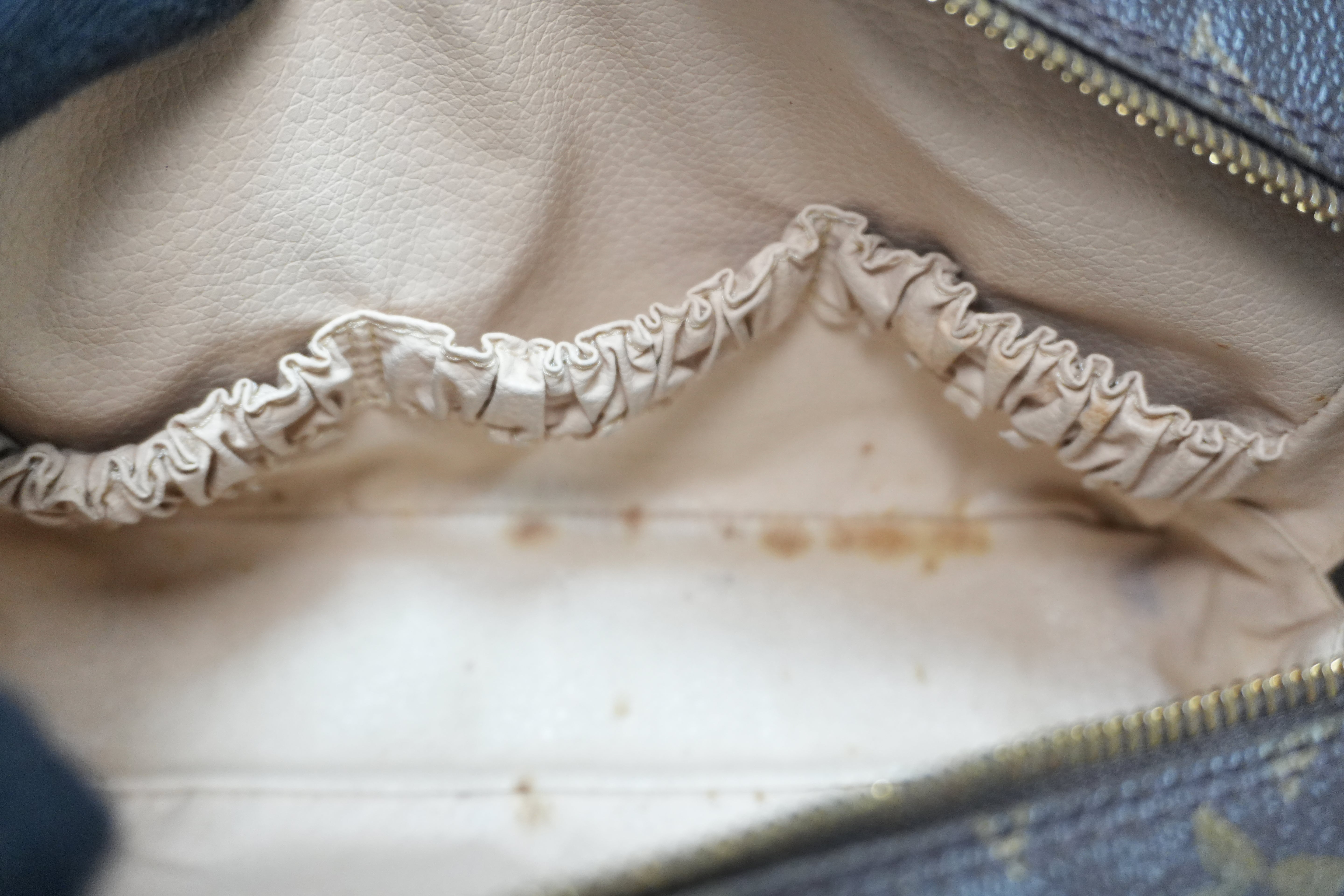 Louis Vuitton Trousse 23 Usato