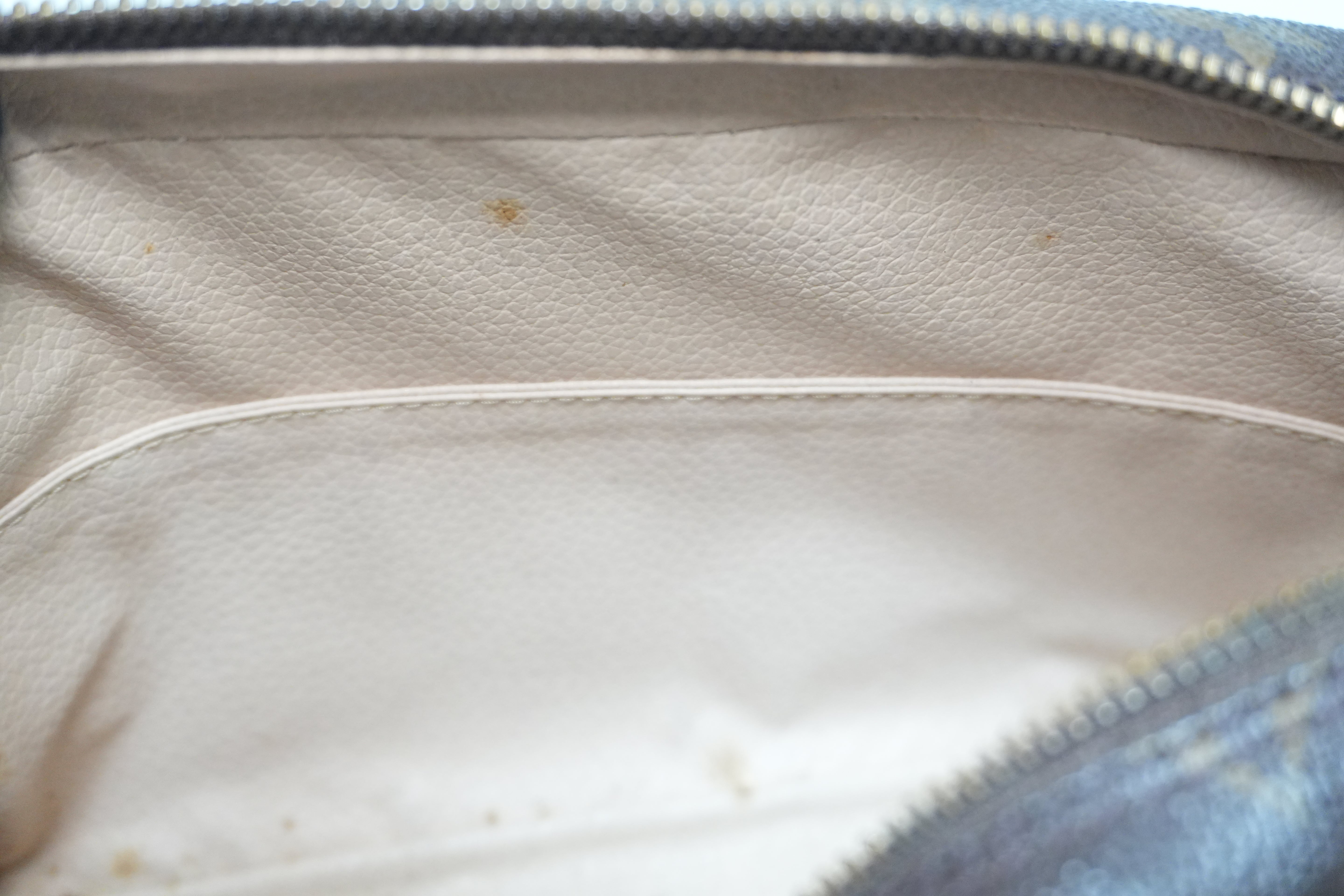Louis Vuitton Trousse 23 Usato