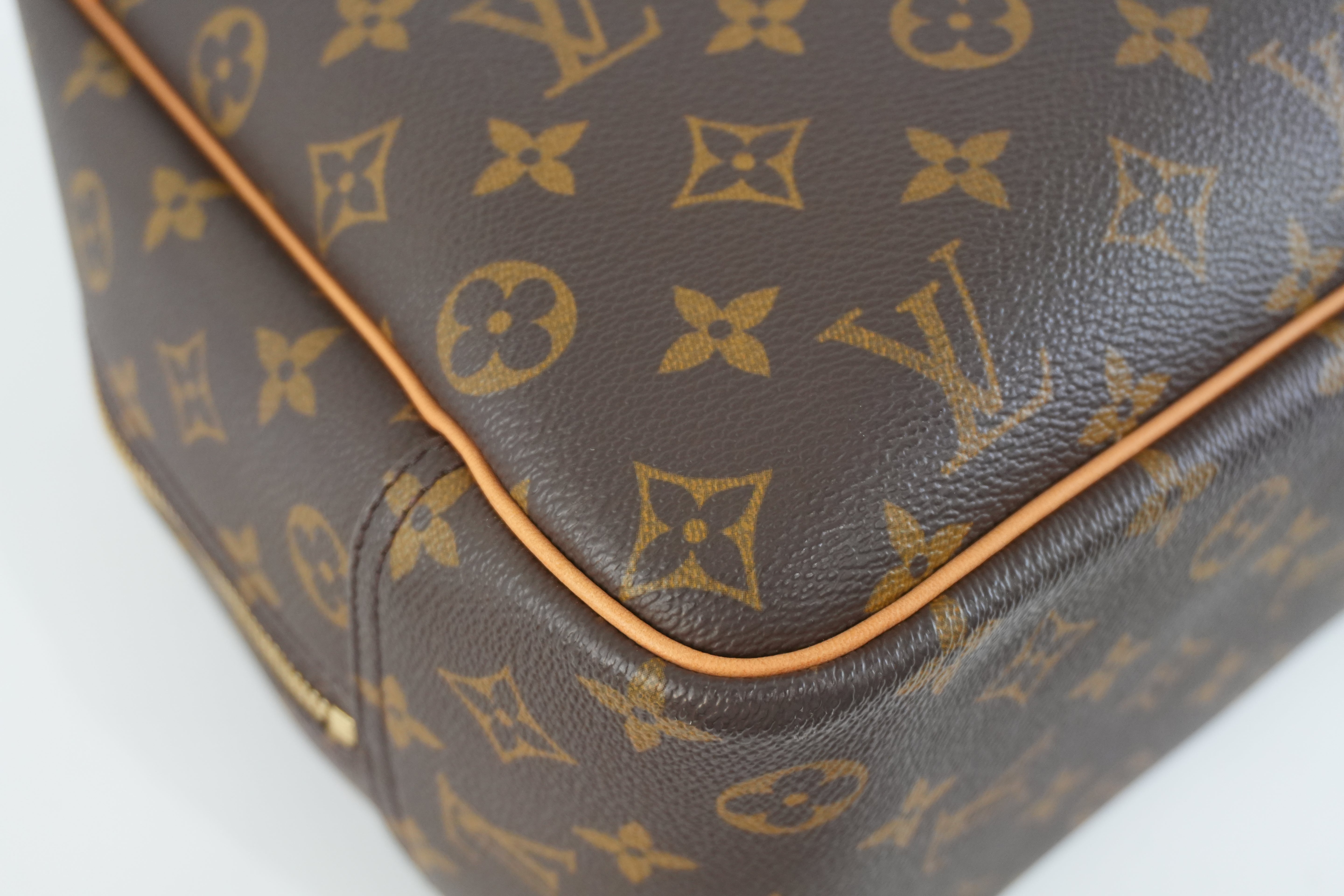 Louis Vuitton Monogram Deauville Handbag Used