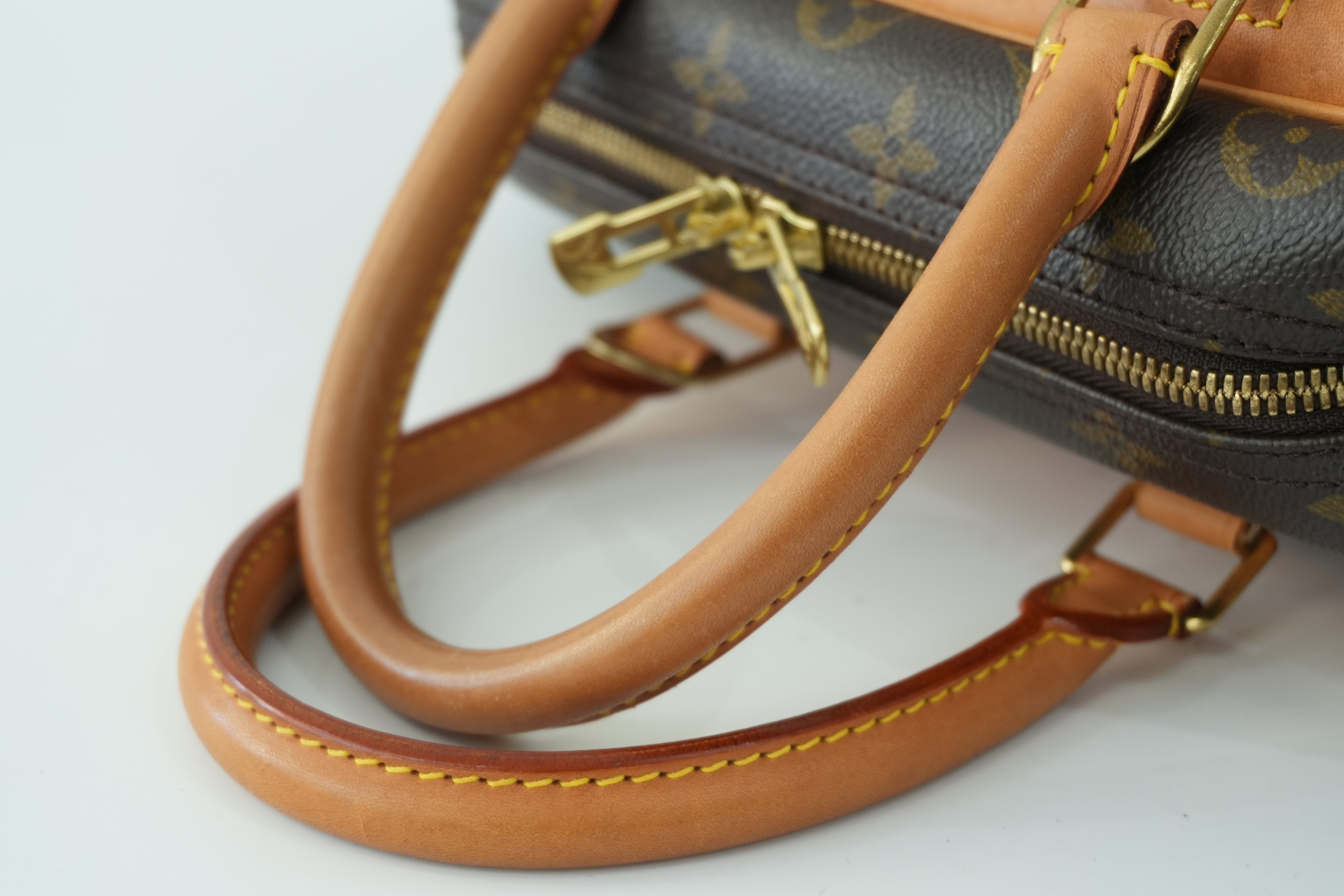 Louis Vuitton Monogram Deauville Handbag Used