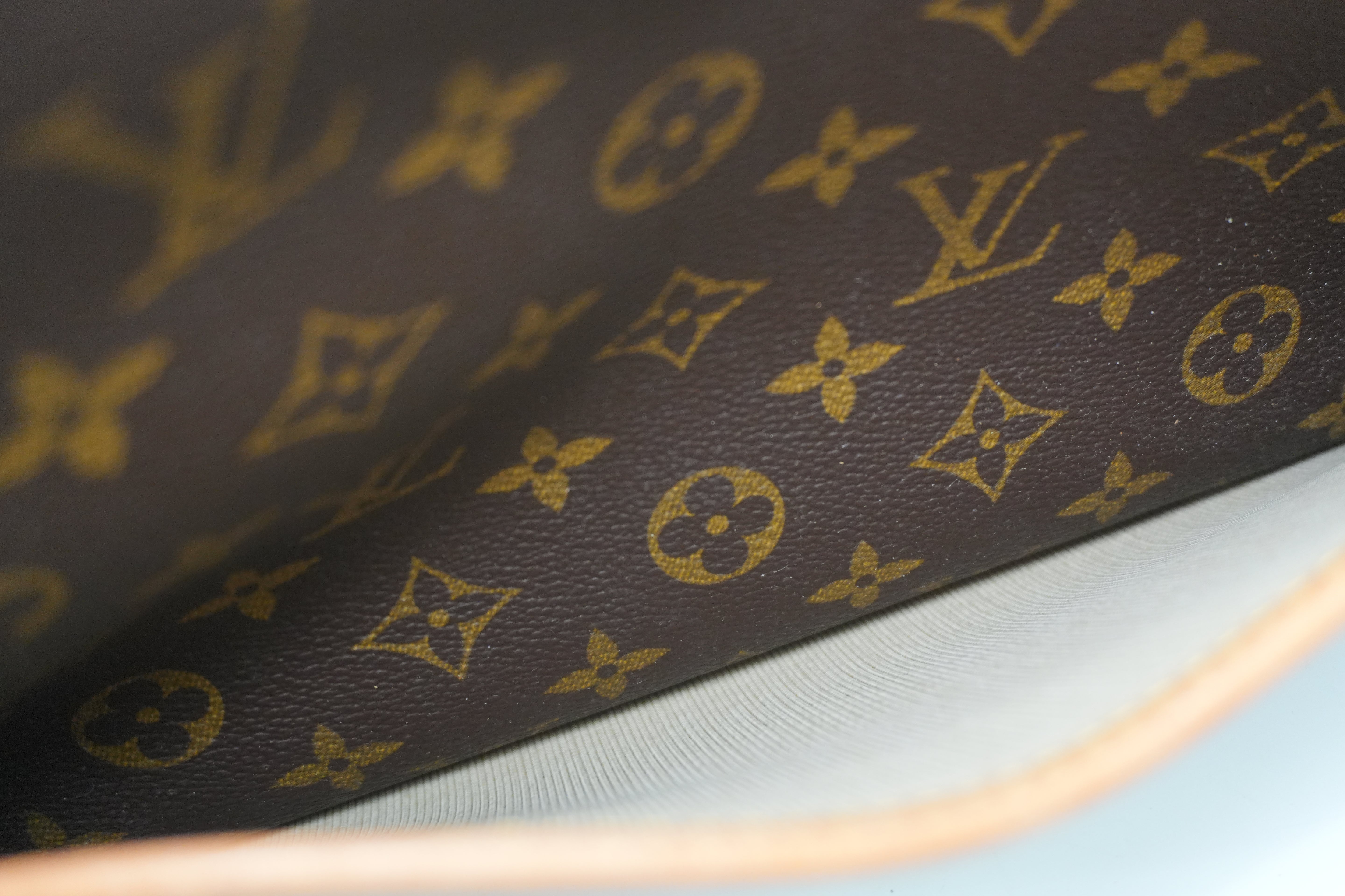 Louis Vuitton Monogram Deauville Handbag Used