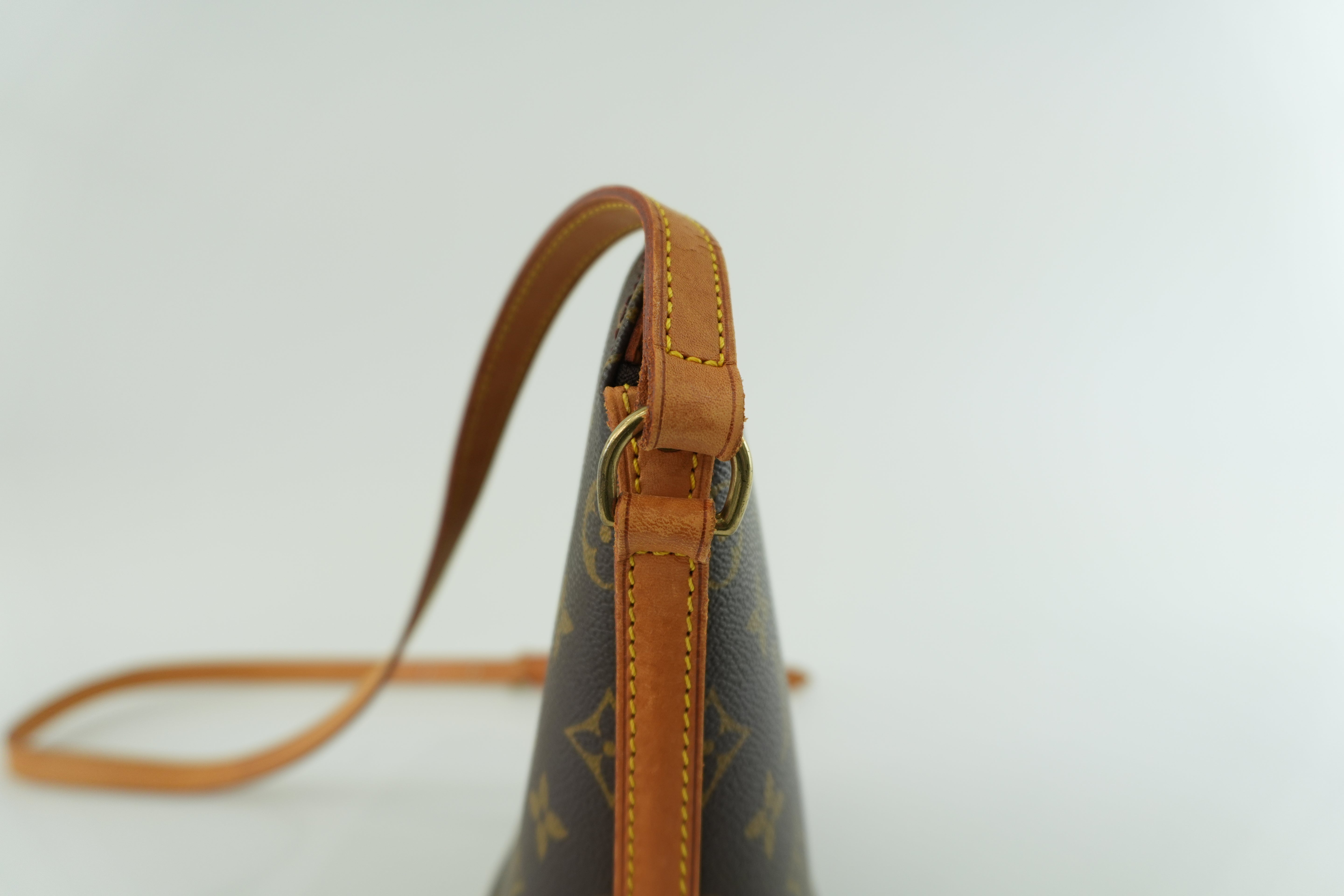 Louis Vuitton Monogram Drout Shoulder Bag Used