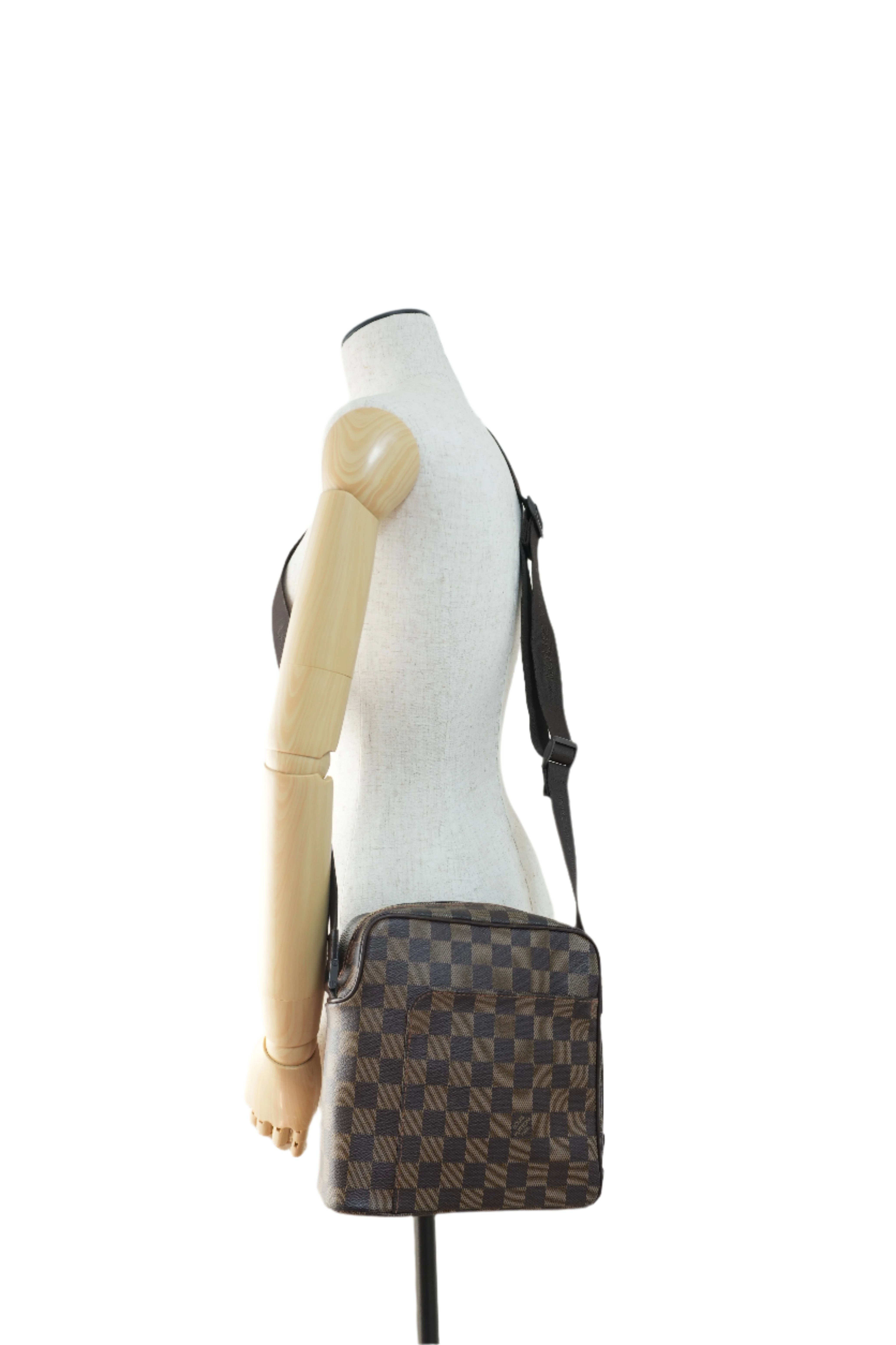 Louis Vuitton Damier Ebene Olav Messenger Bag Used