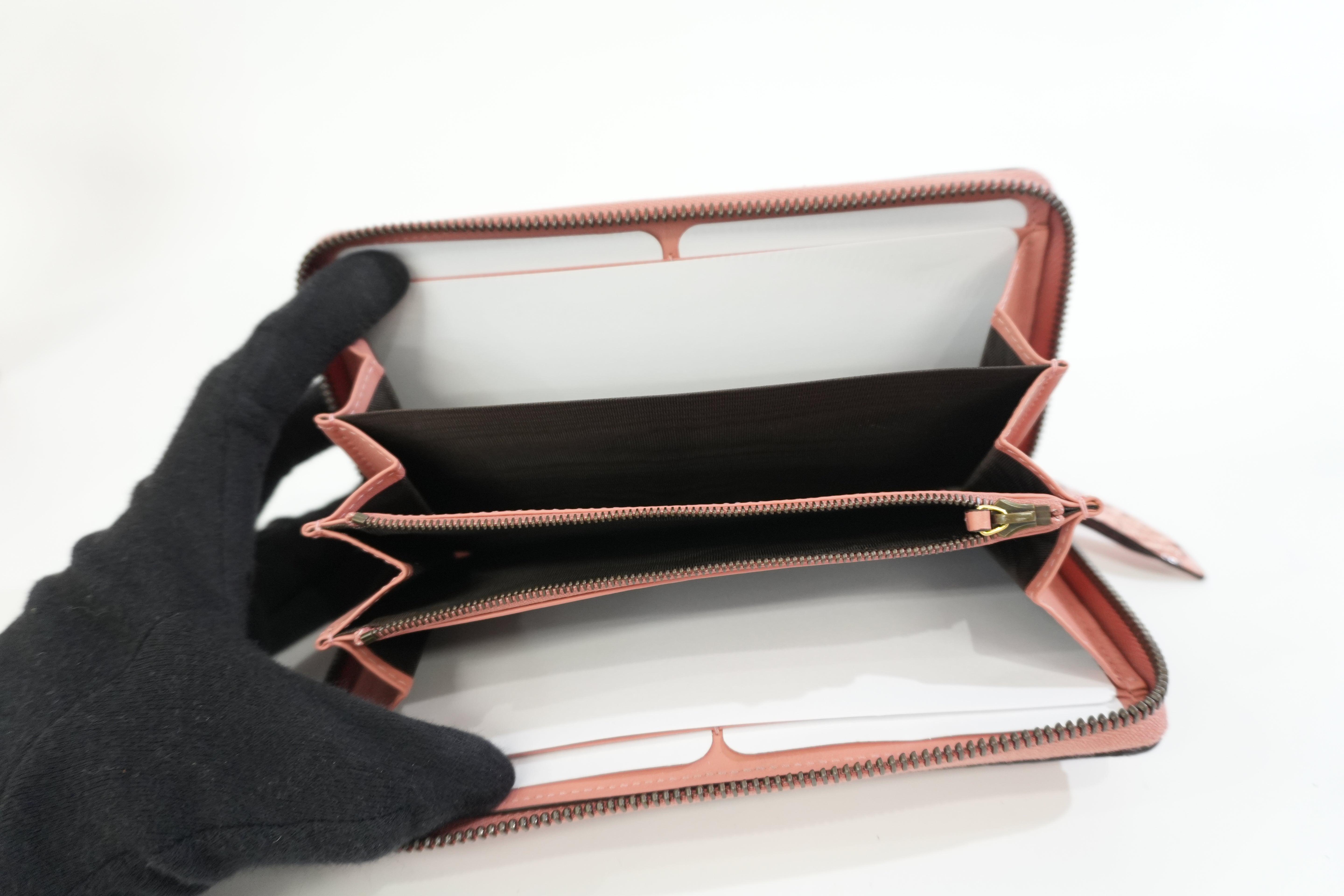 Gucci Snakeskin Leather Zippy Wallet Pink Used