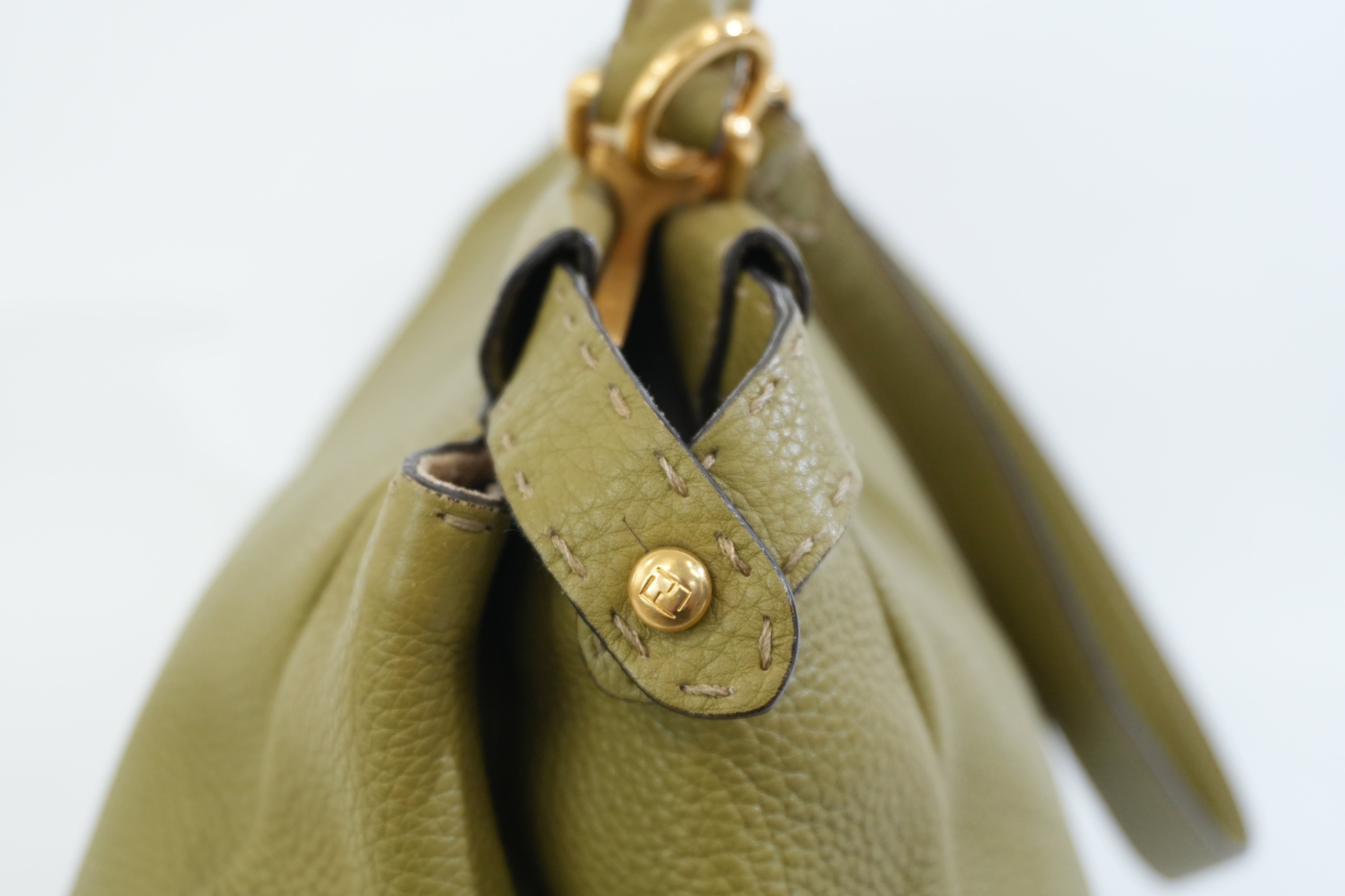 Pre-owned Fendi Calfskin Leather Peek a Boo Shoulder Bag Green Used