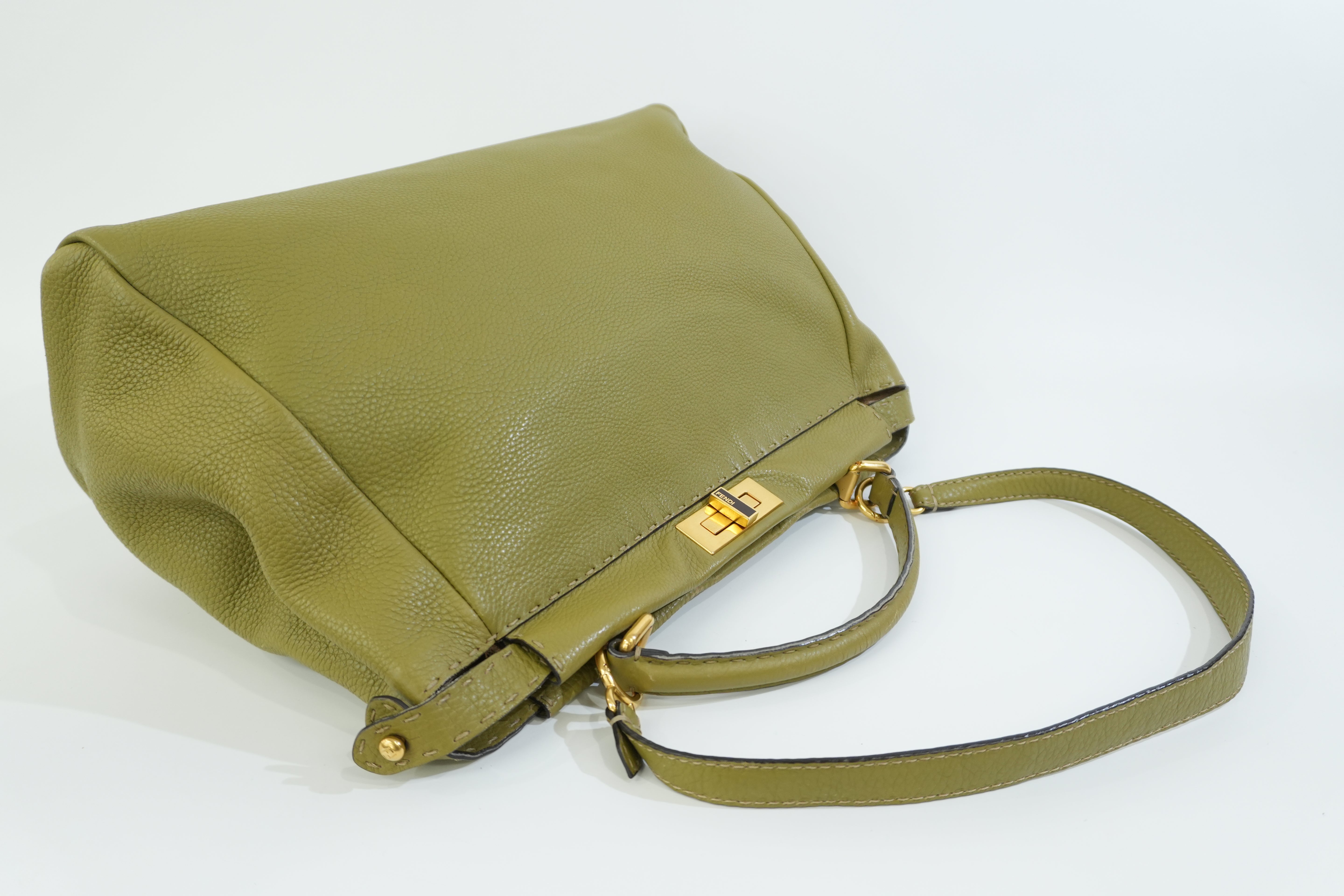 Pre-owned Fendi Calfskin Leather Peek a Boo Shoulder Bag Green Used